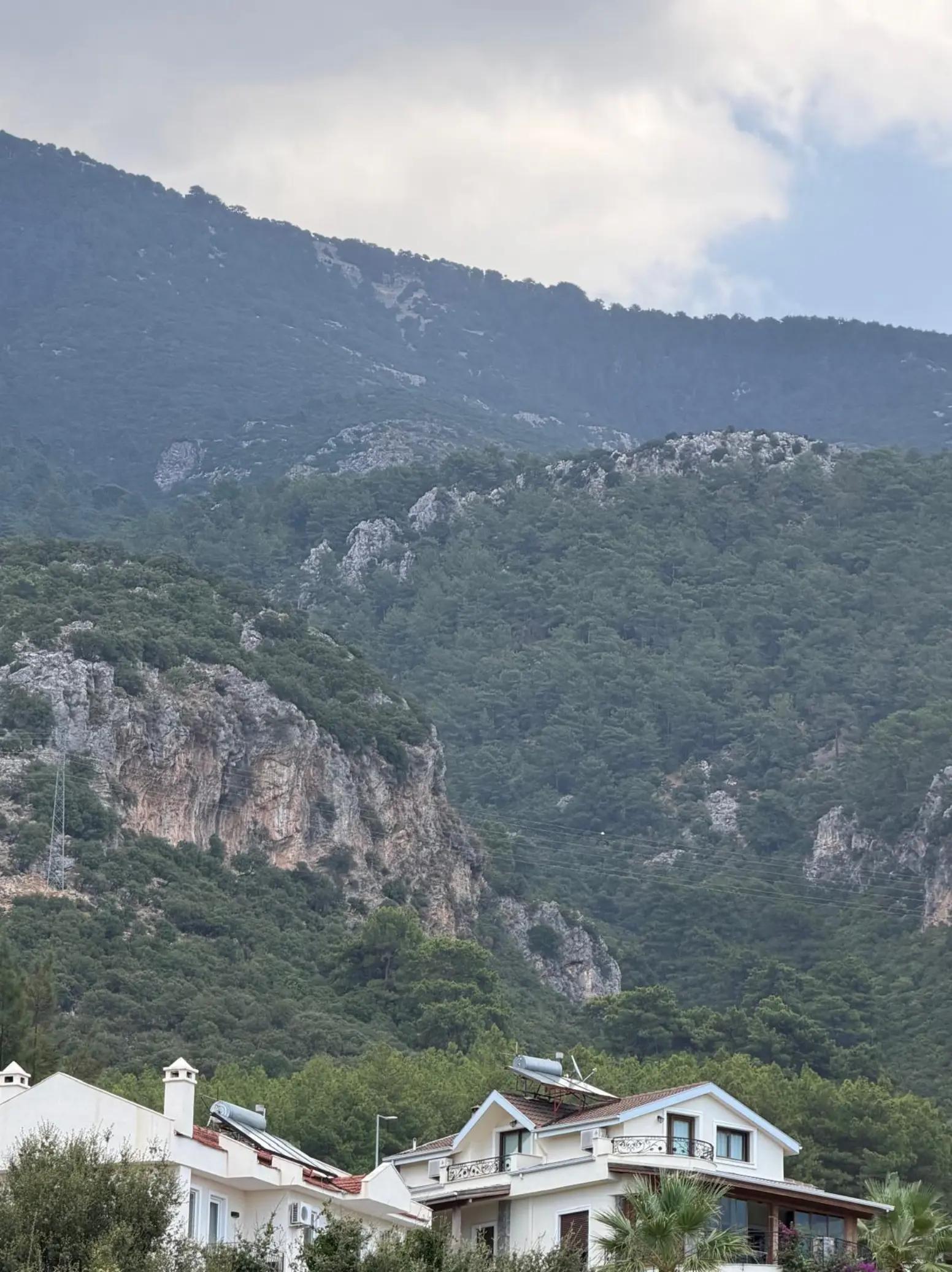 @emoş