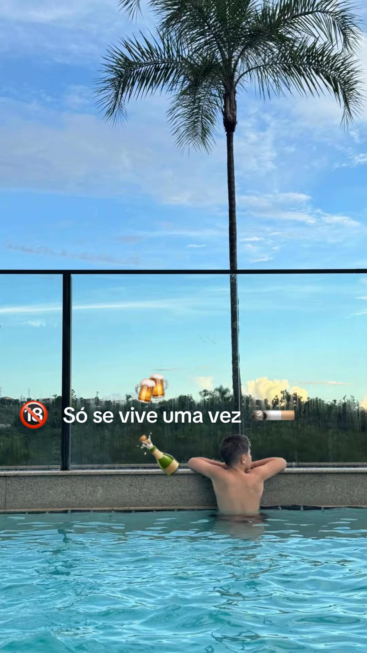 @henriquespinasse