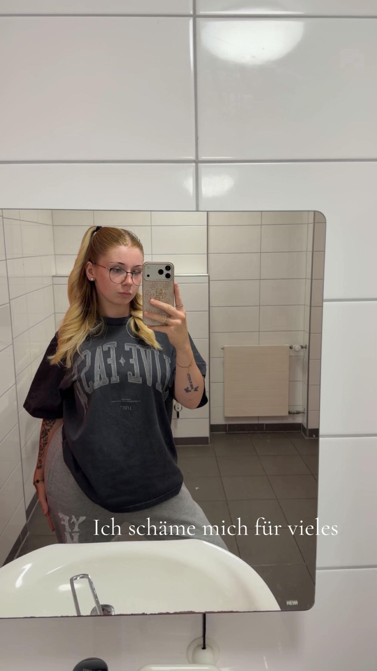 @𝐜𝐡𝐢𝐚𝐫𝐚