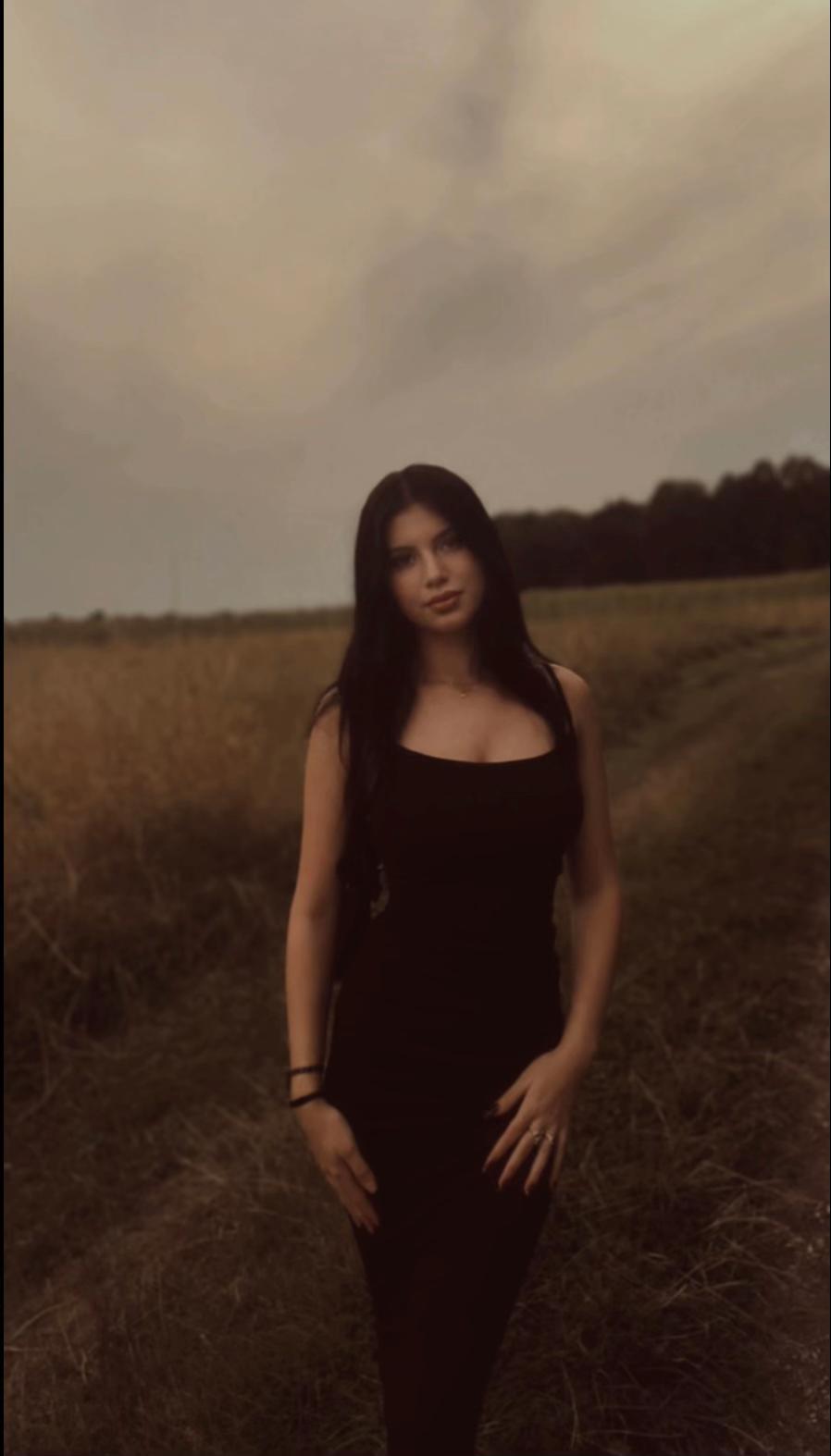 @🎀ྀི 𝓚𝓪𝓻𝓲𝓷𝓪 🎀ྀི