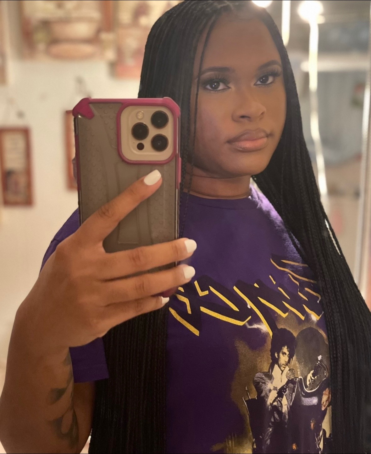 @DnicoleBeauty