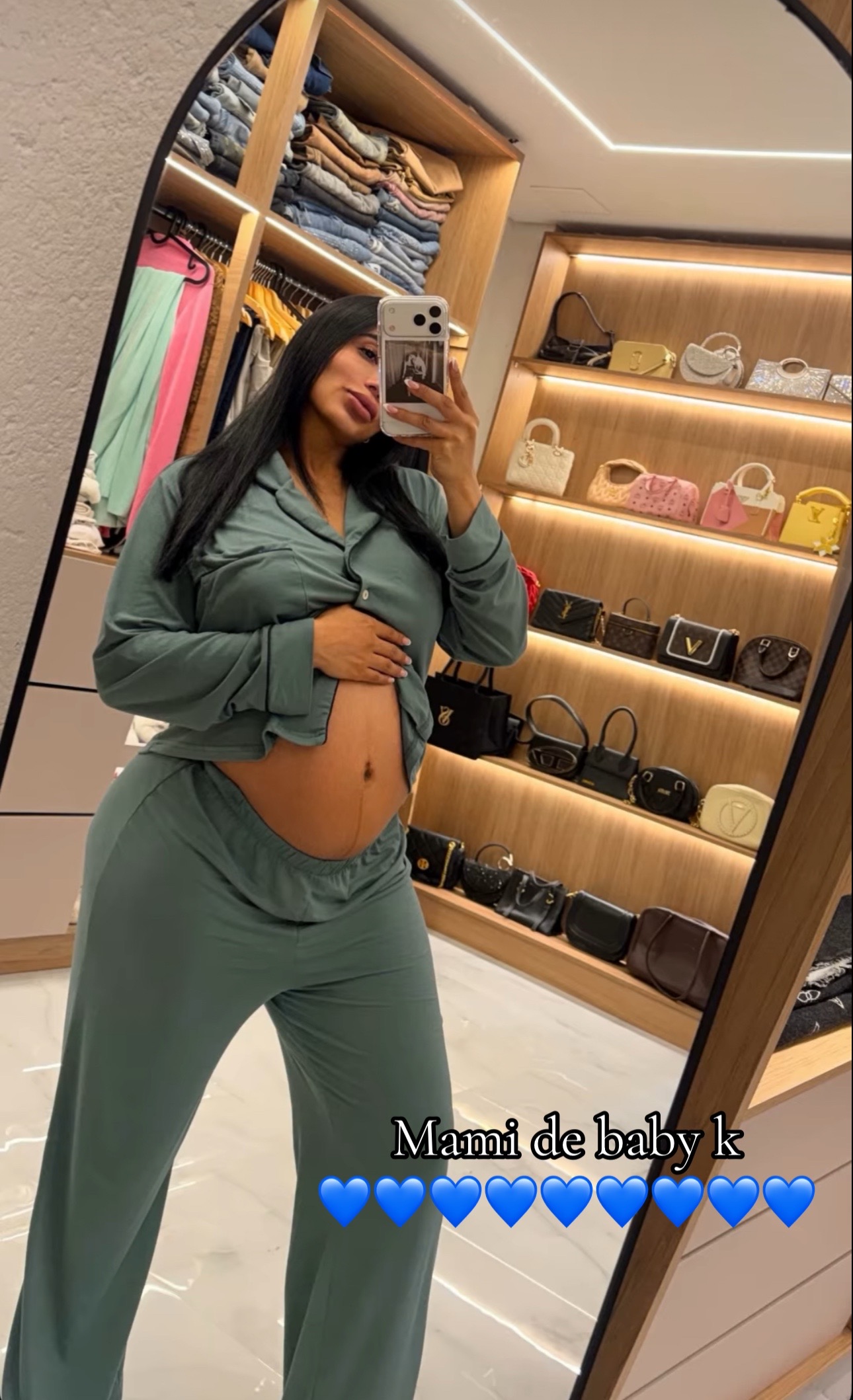 @Arya🐥💕💋💄