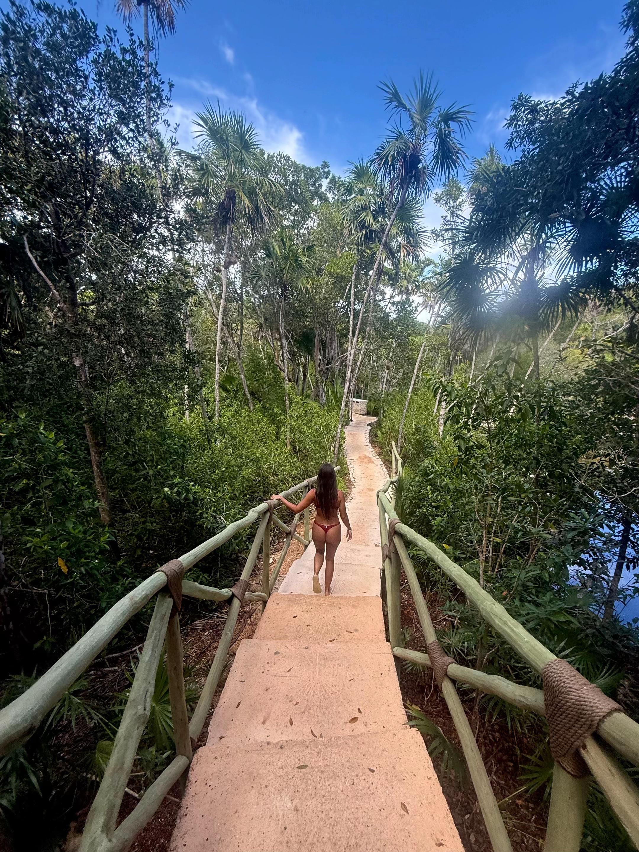 @la&iacute;s