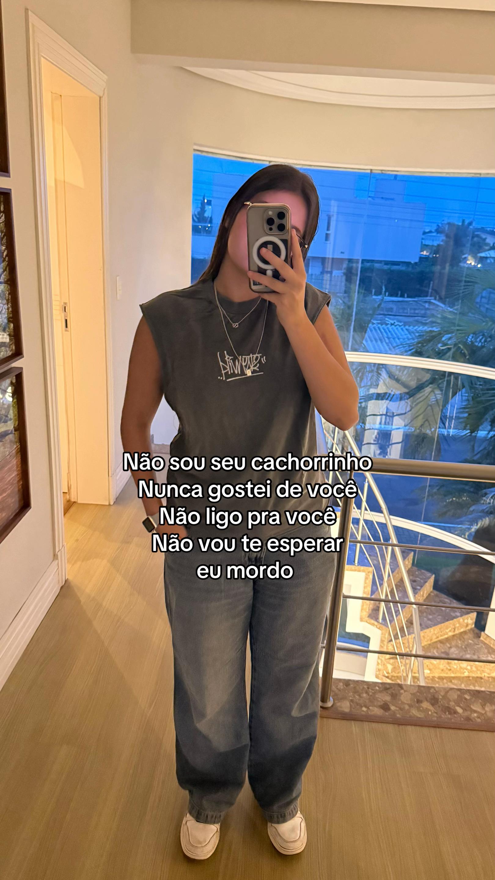 @Anita_velloso