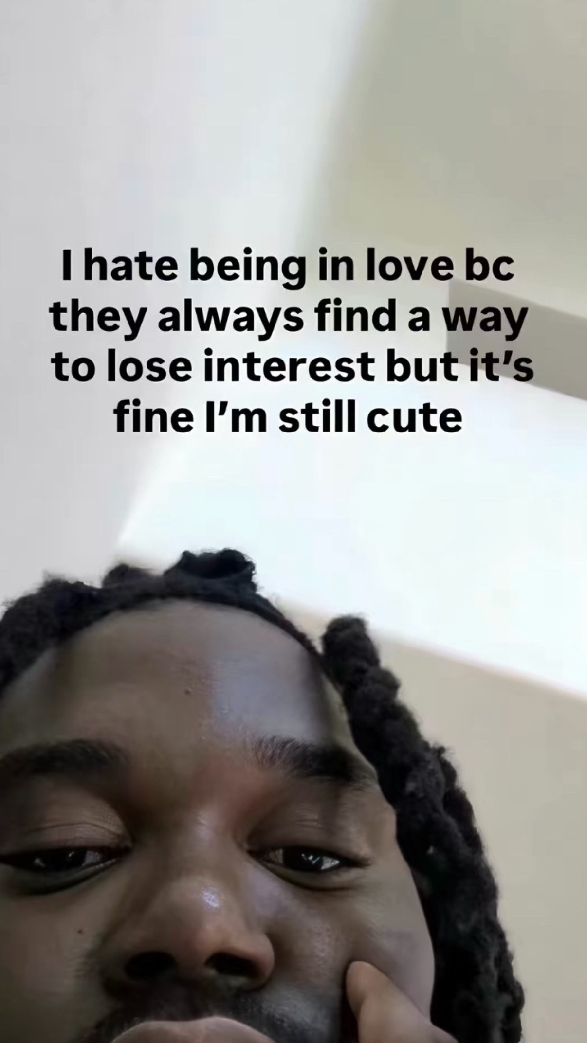 @￴