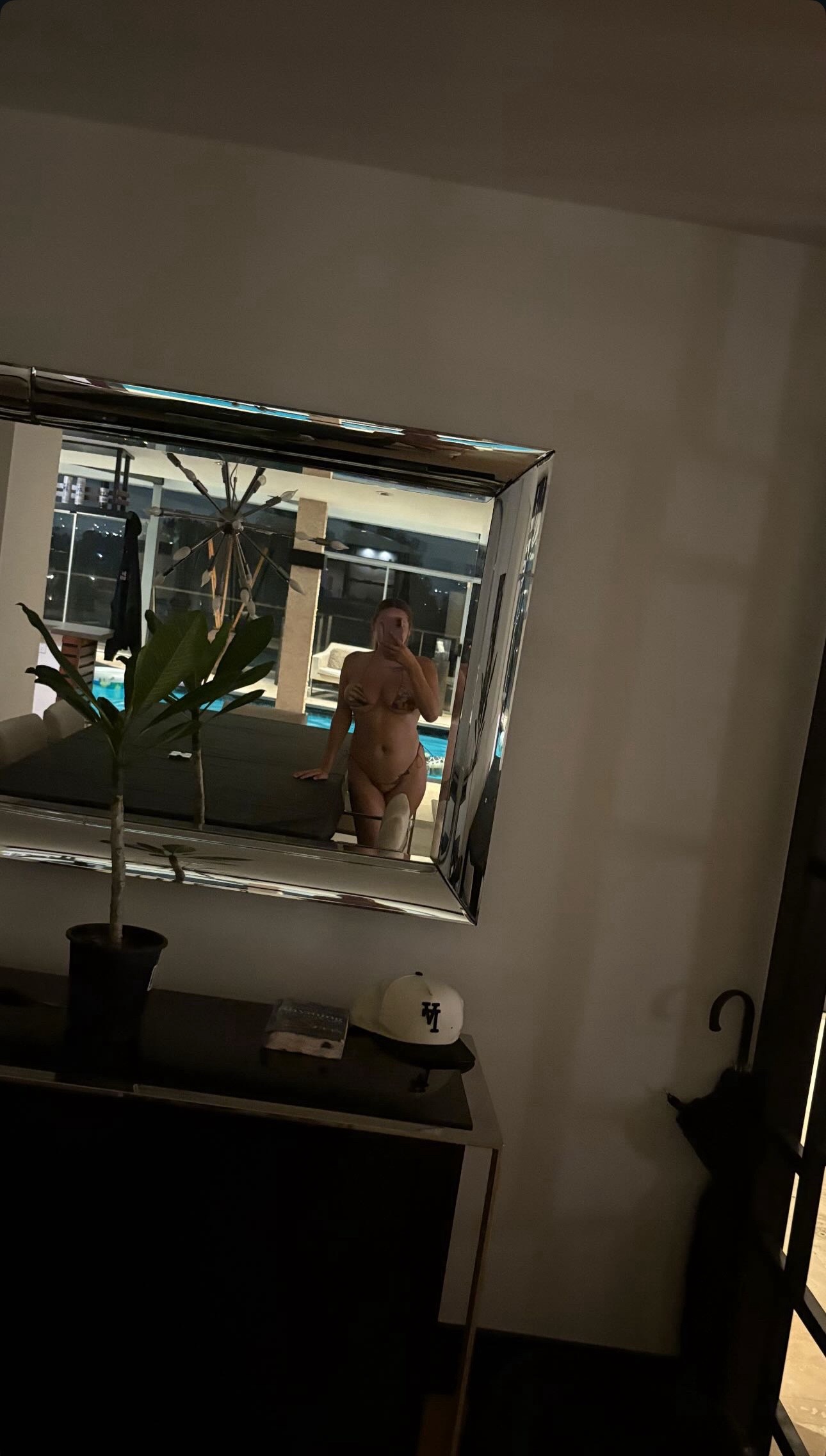 @𝑀𝑒𝓁𝒶𝓃𝒾𝑒