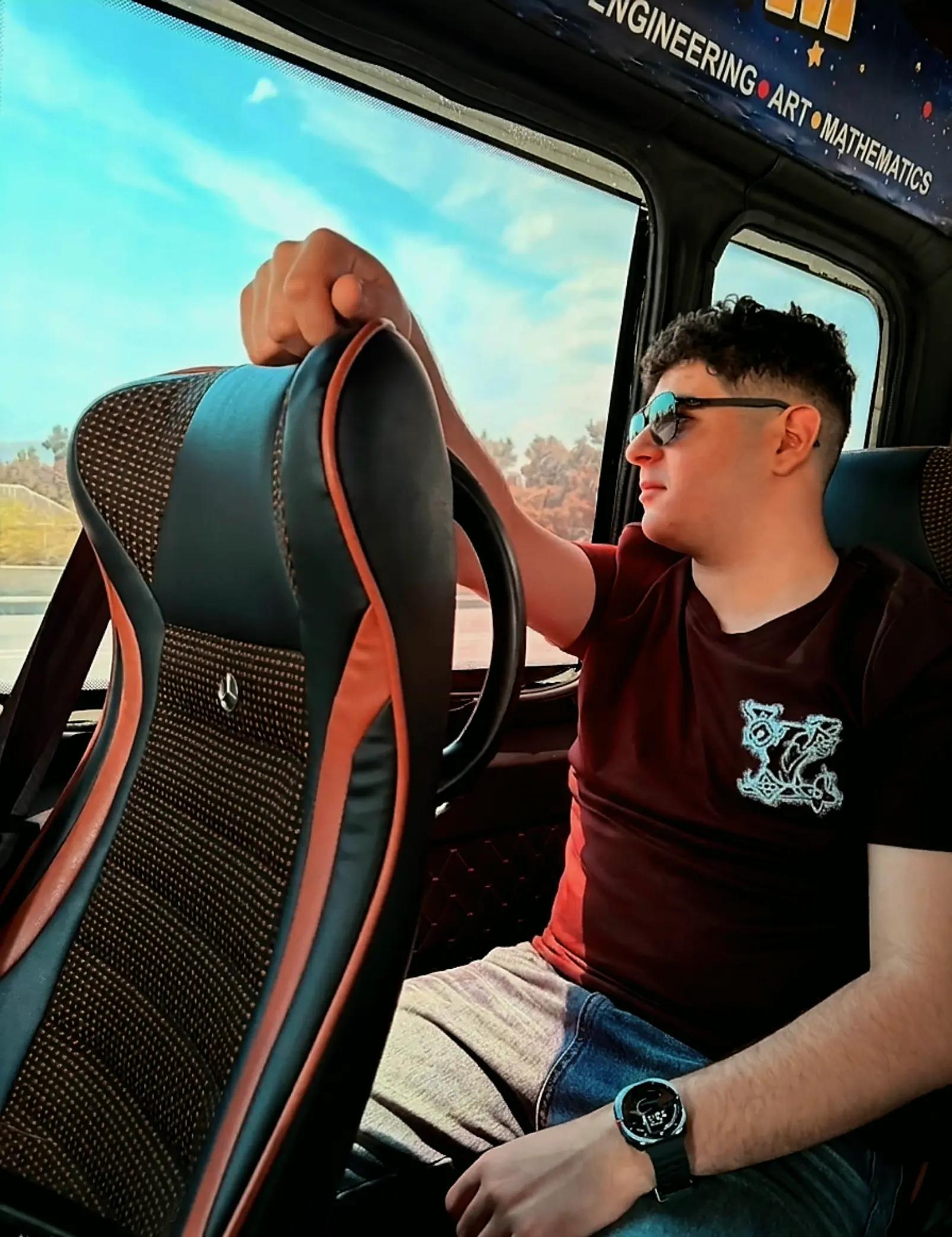 @👑𝐅𝐚𝐫𝐢𝐤_𝟎𝟐𝟏👑