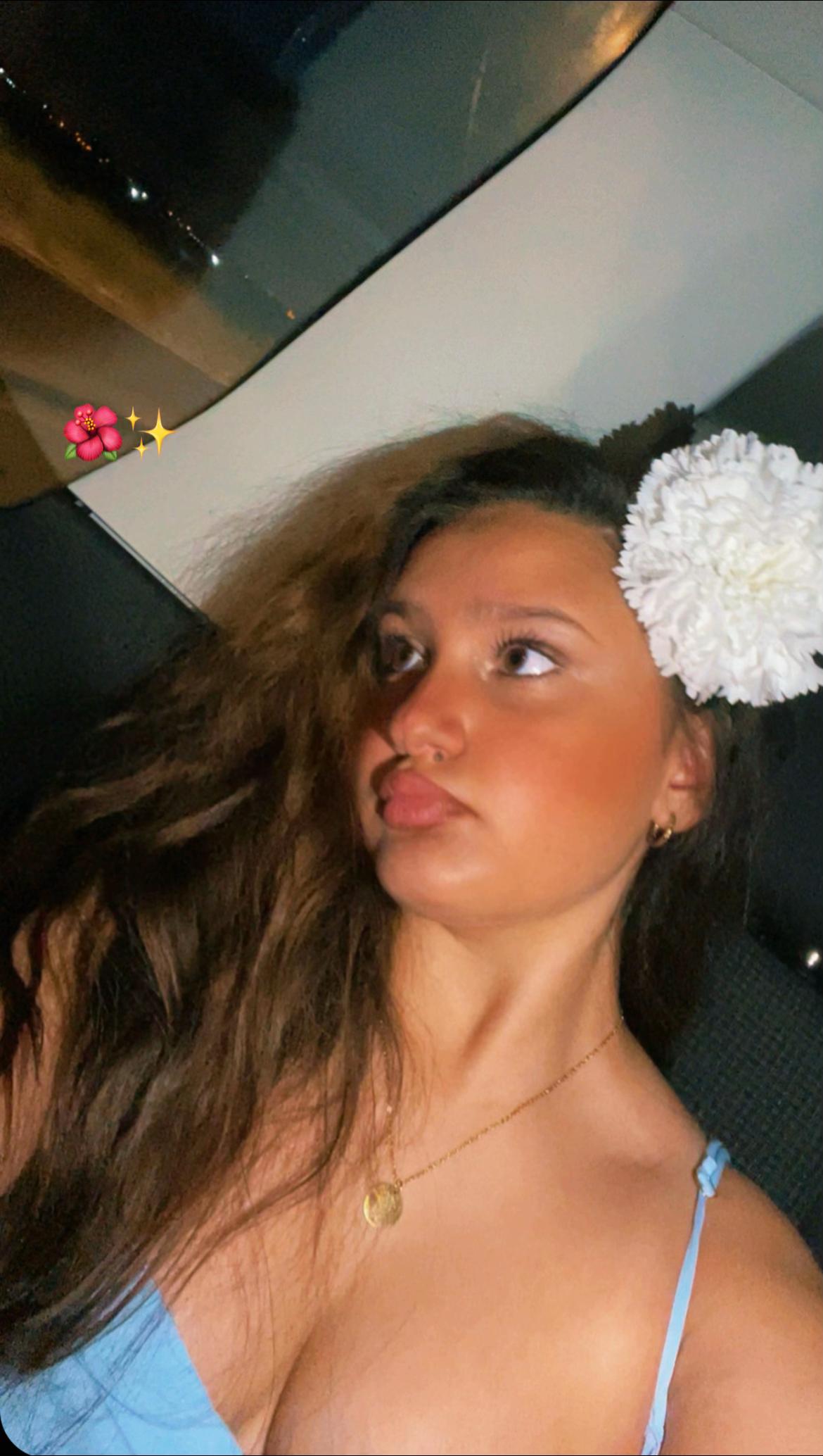 @adelina_7373
