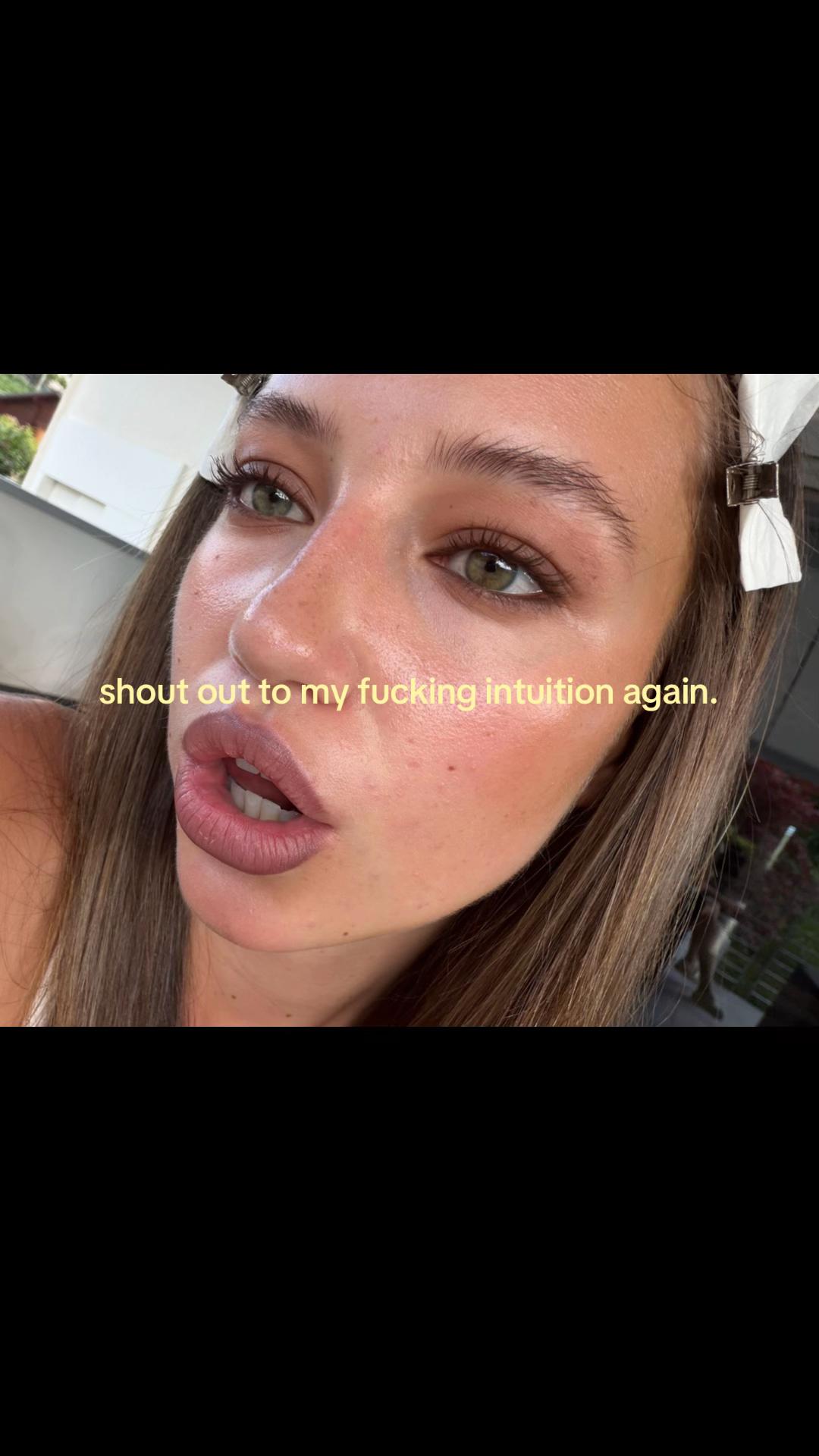 @𝘐𝘷𝘢𝘯𝘢 𝘋𝘪𝘮𝘪𝘵𝘳𝘰𝘷𝘢