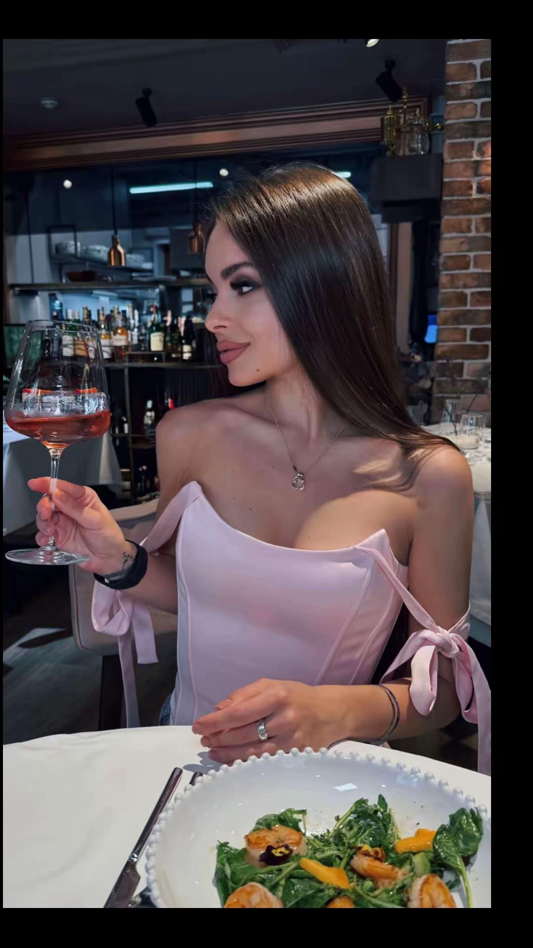 @Девочка с картинки