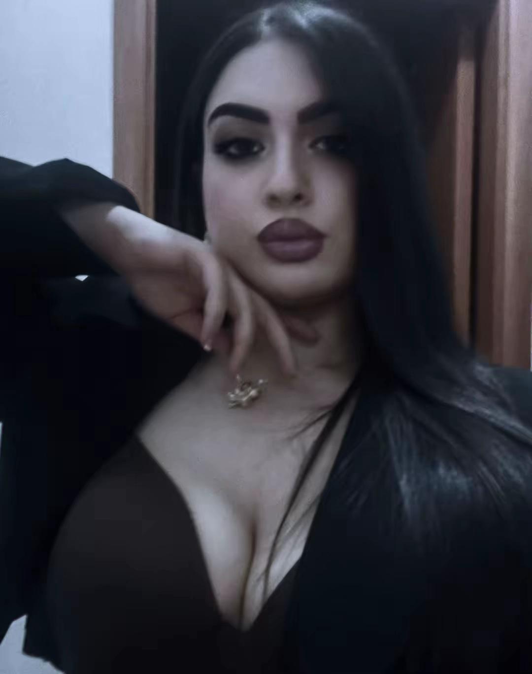 @𝓜𝓸𝓷𝓲𝓴𝓪🍓
