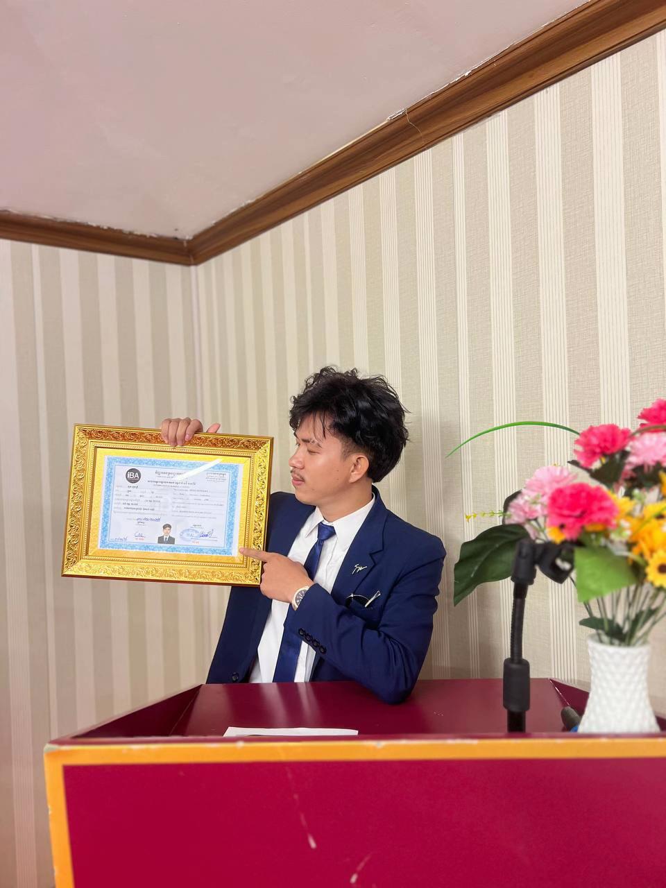 @អាទ្រី💇🏼♂️🧍🏻♂️❤️🩹