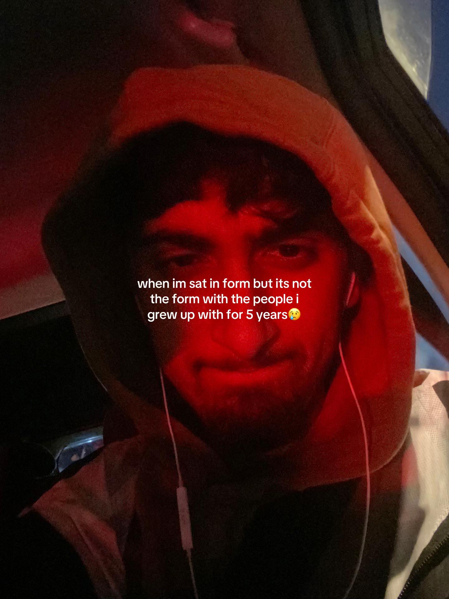 @mo