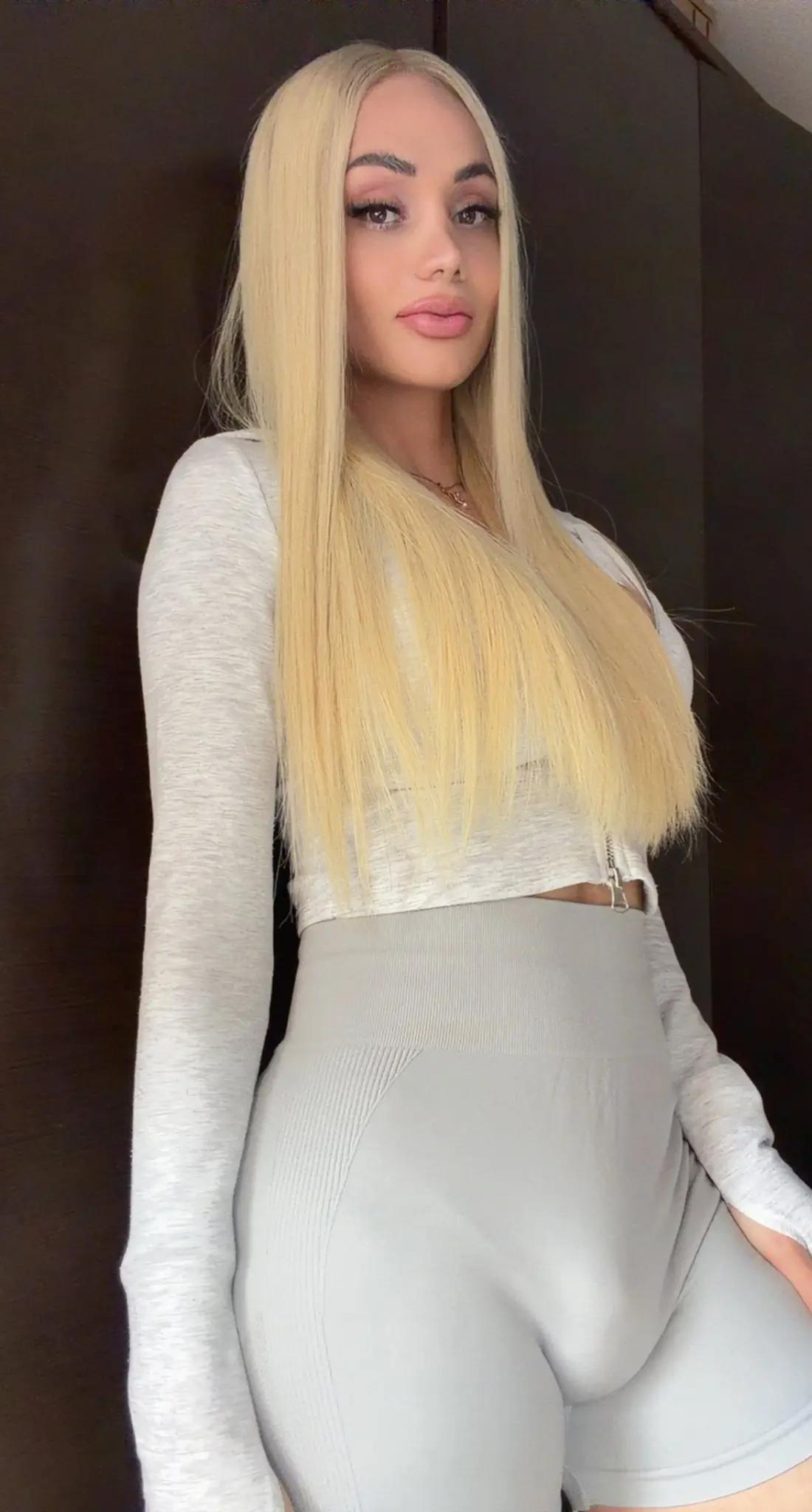 @Ashley_James