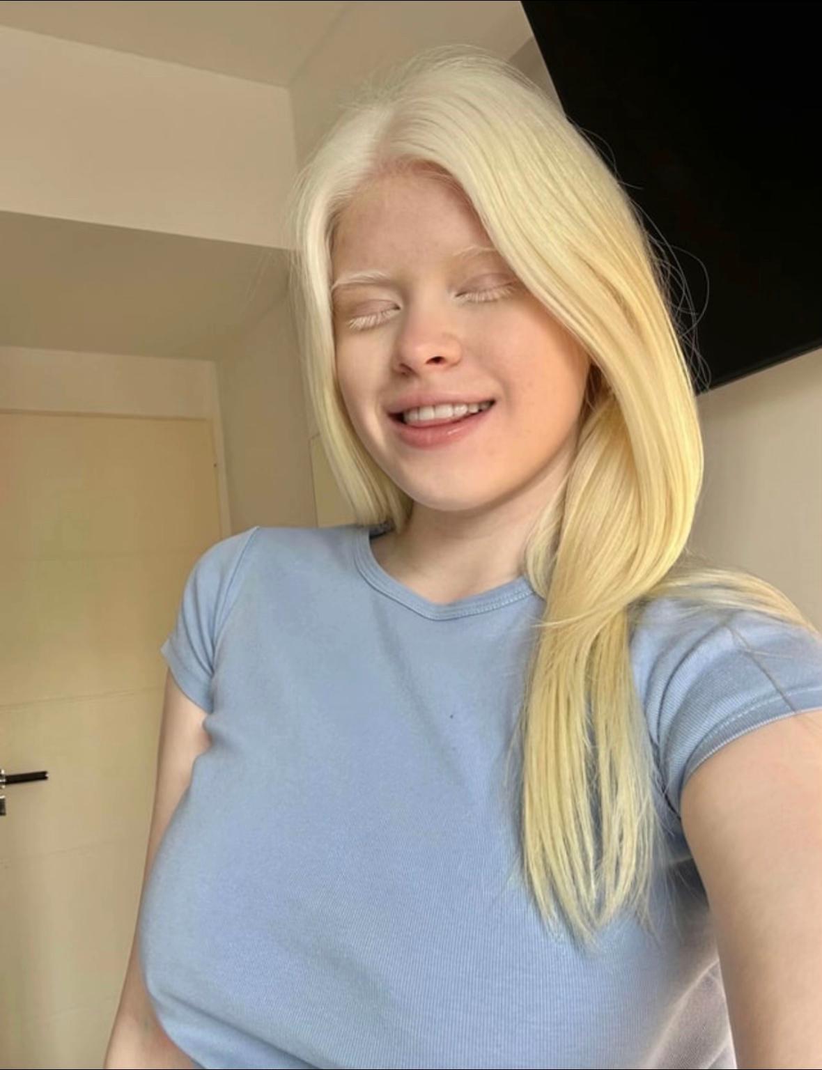 @bella