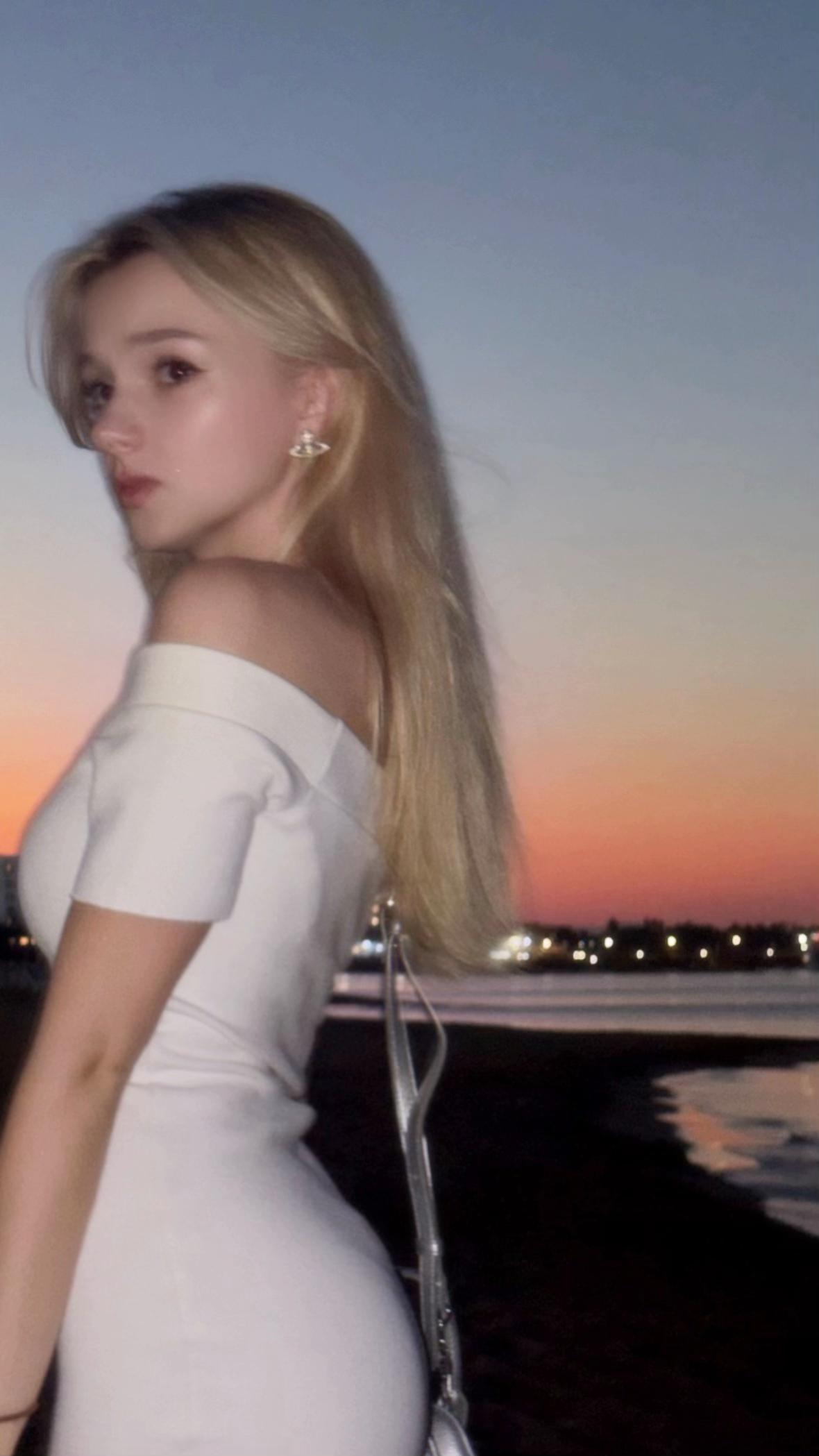 @Виола🧟♀️