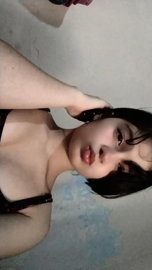 @Valeria España
