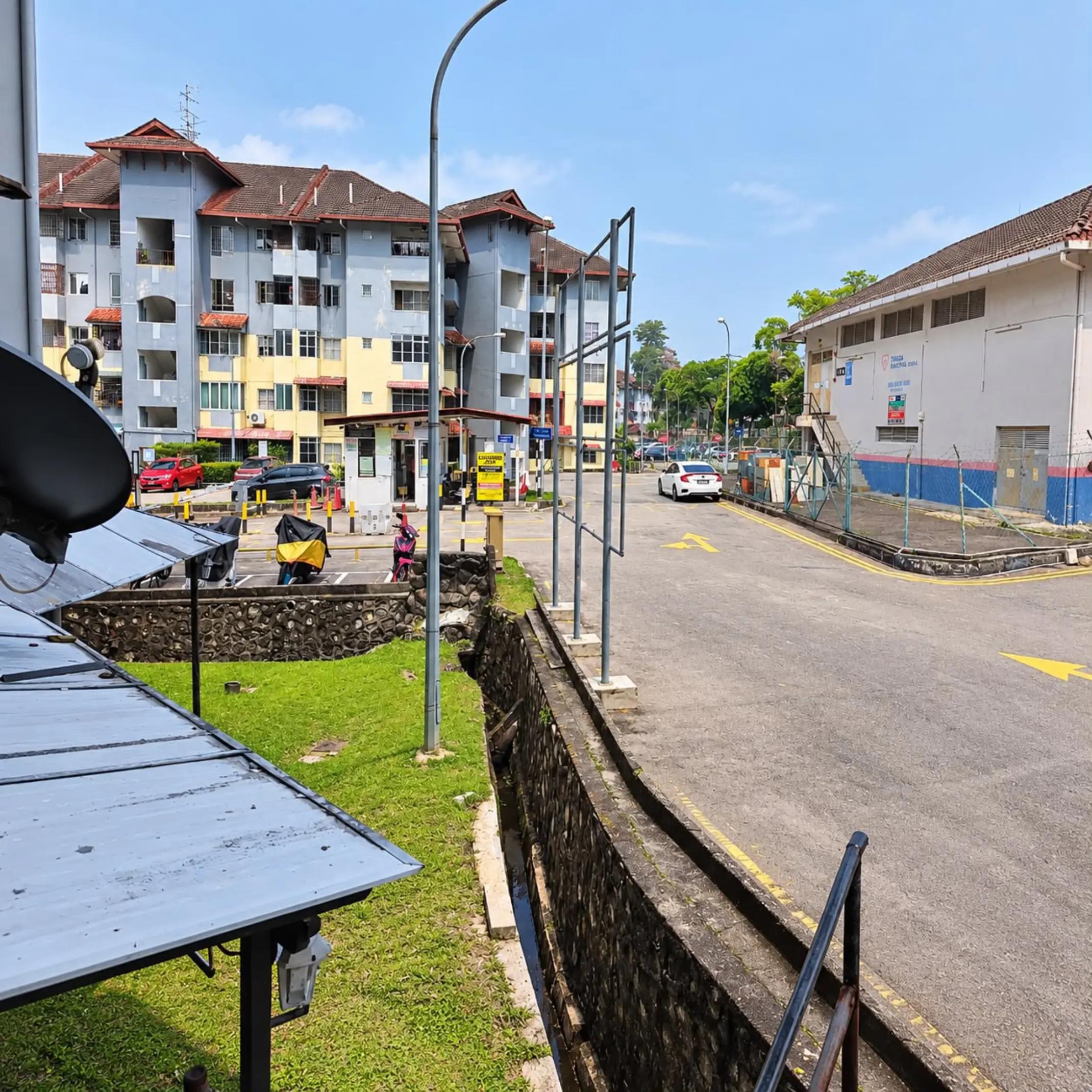 @Zahrah majid Property