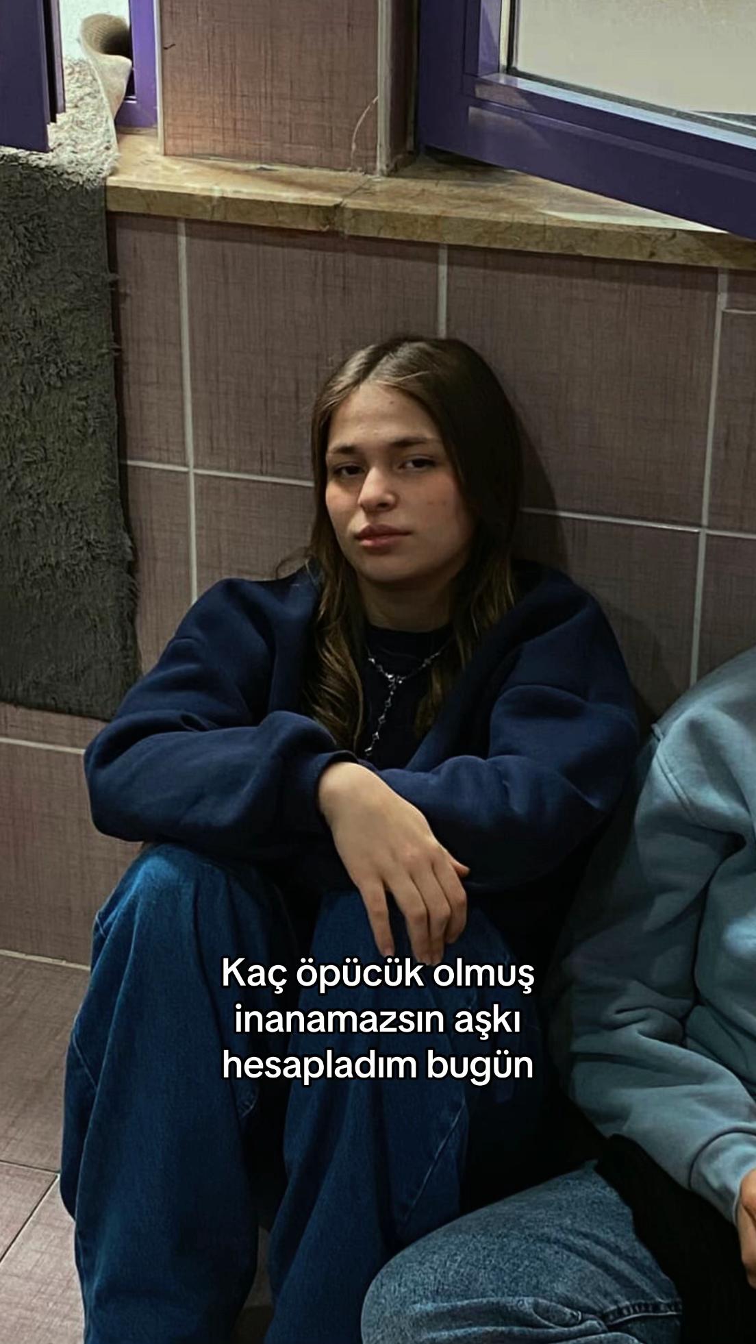 @𝒩𝒾𝒶
