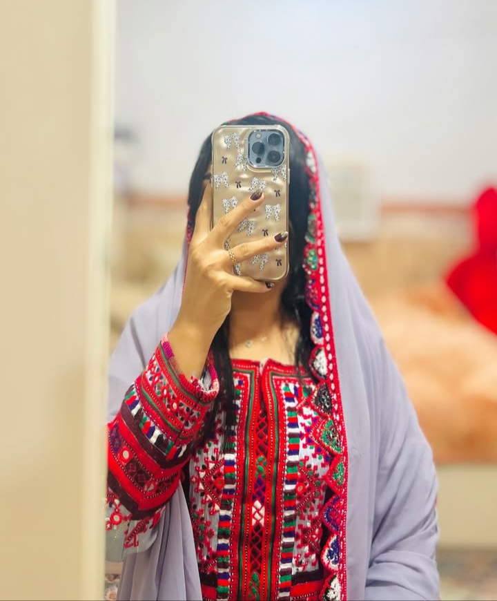 @نازیلا بلوچ