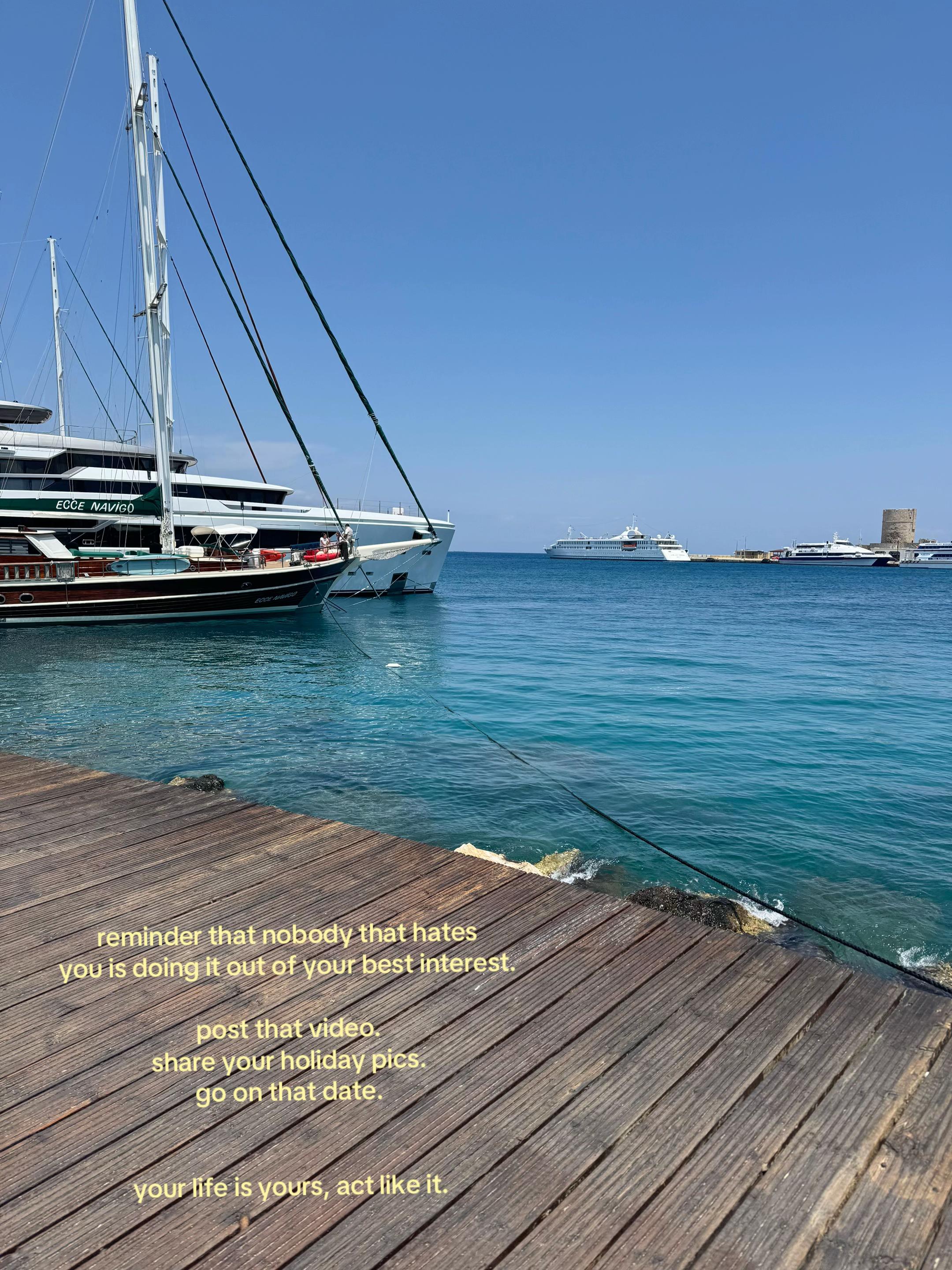 @Em | Travel & Lifestyle ⋆˙⟡
