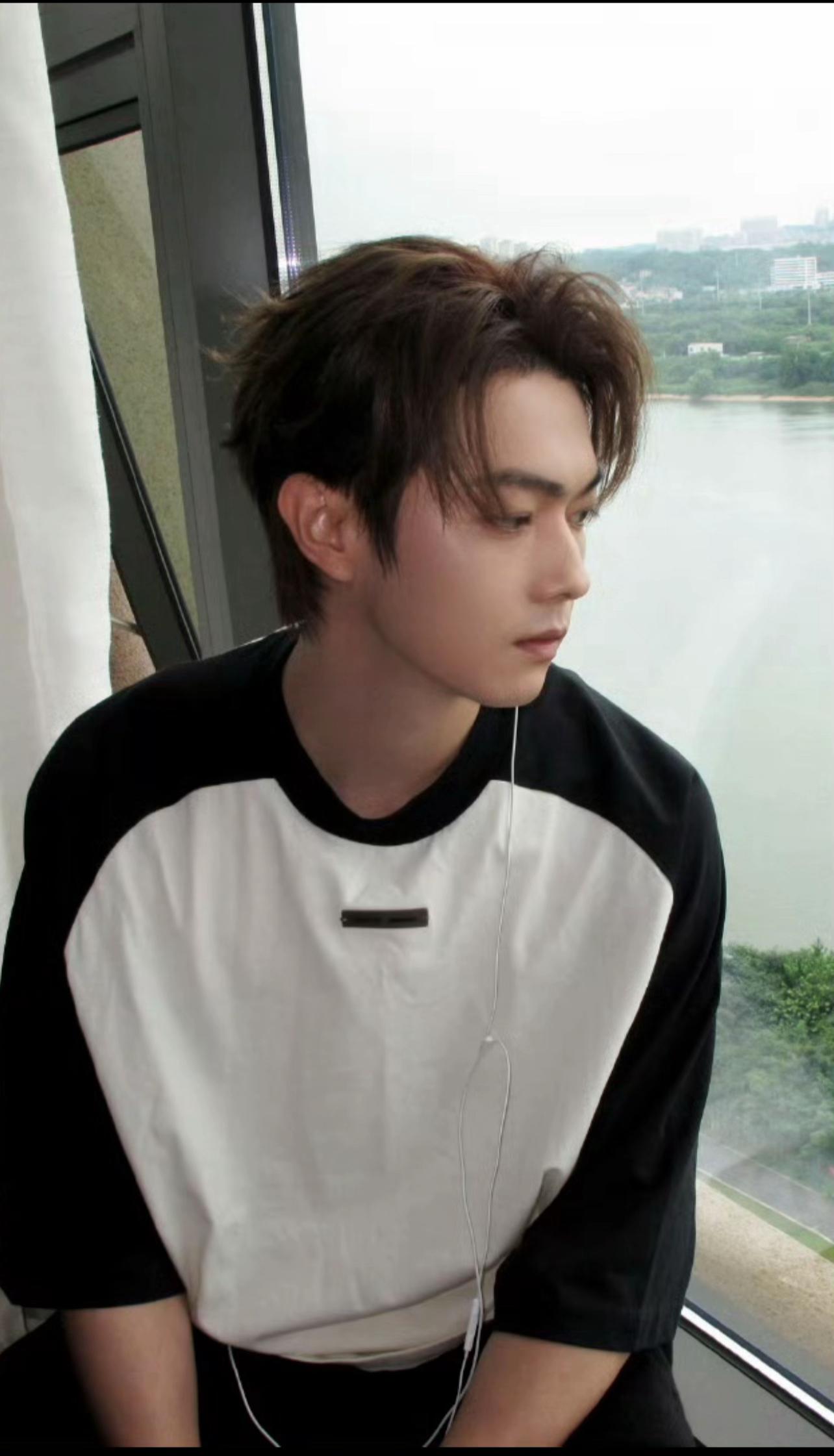 @Idให้โอกาสฉันหน่อย