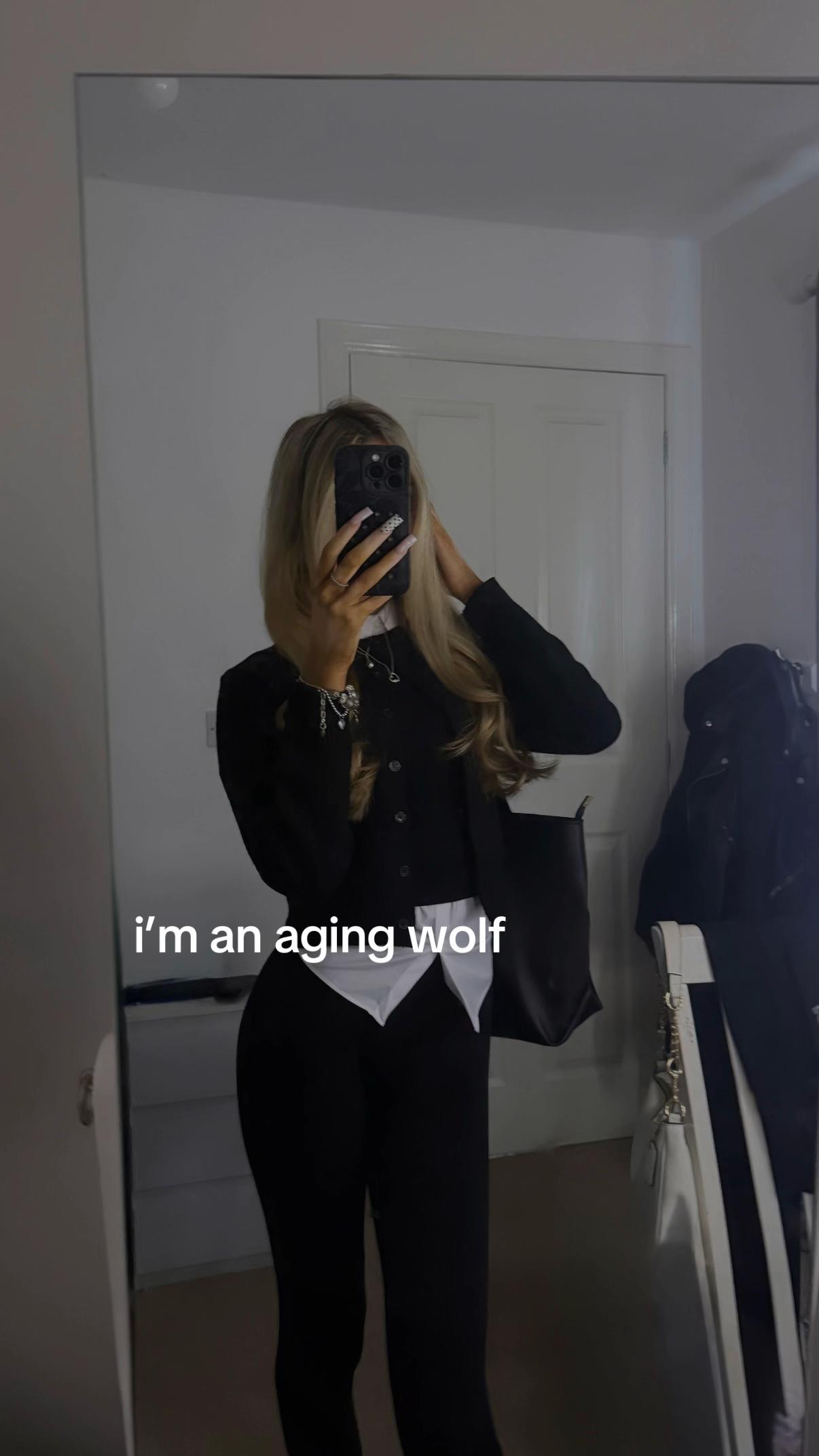 @𝐞