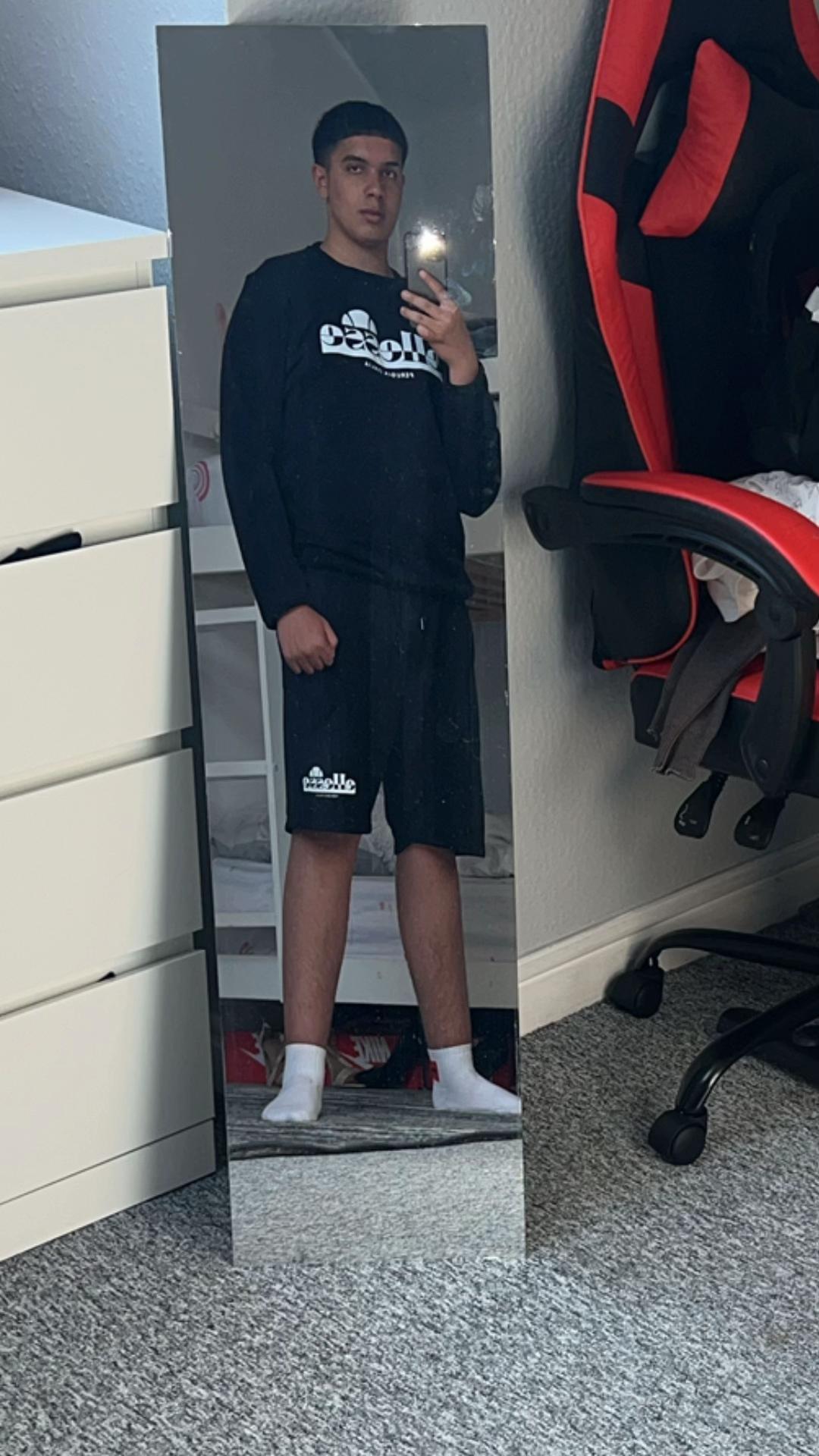 @Иван Пе.🎒❤️🥷🏿