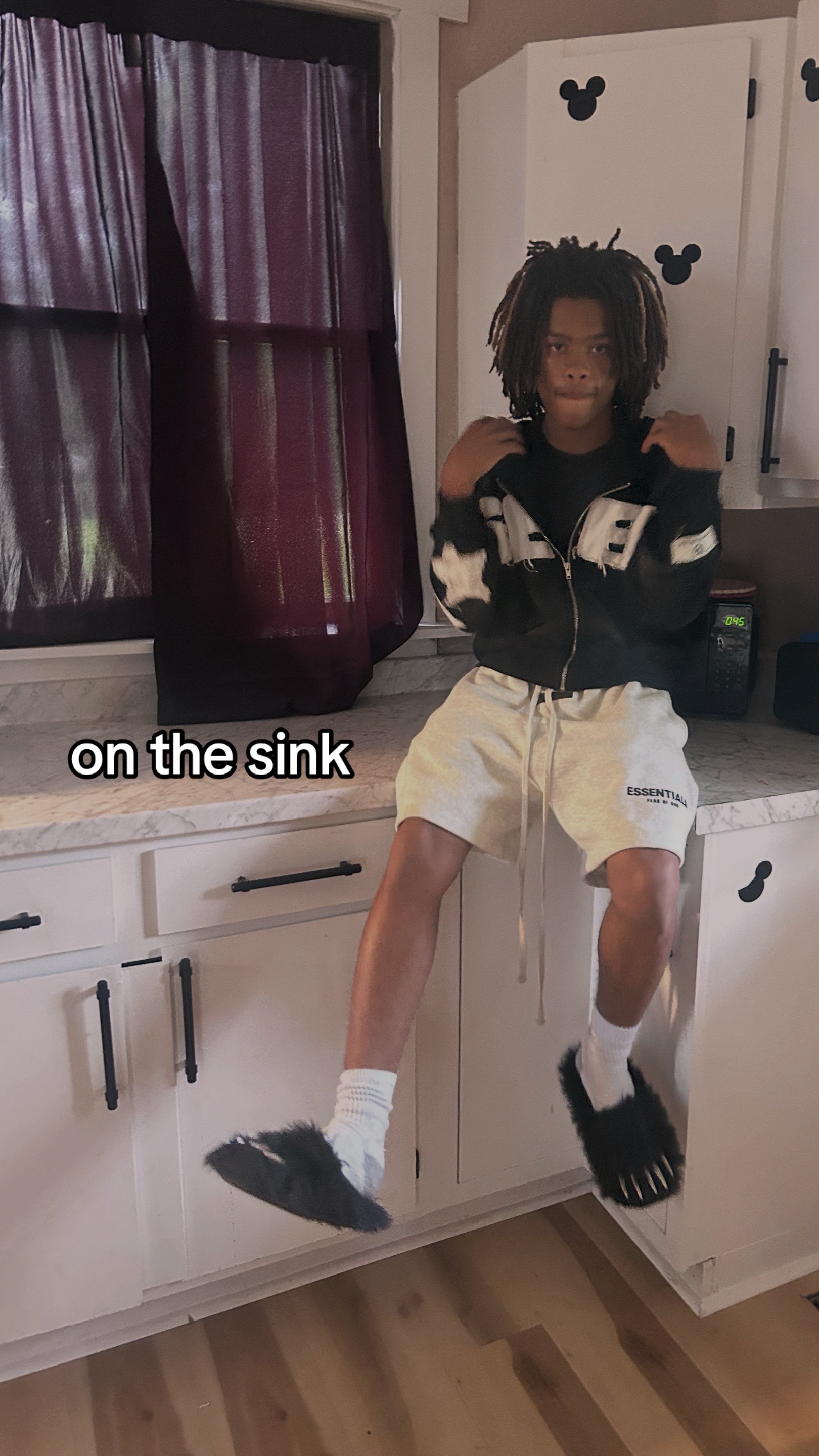 @Syn