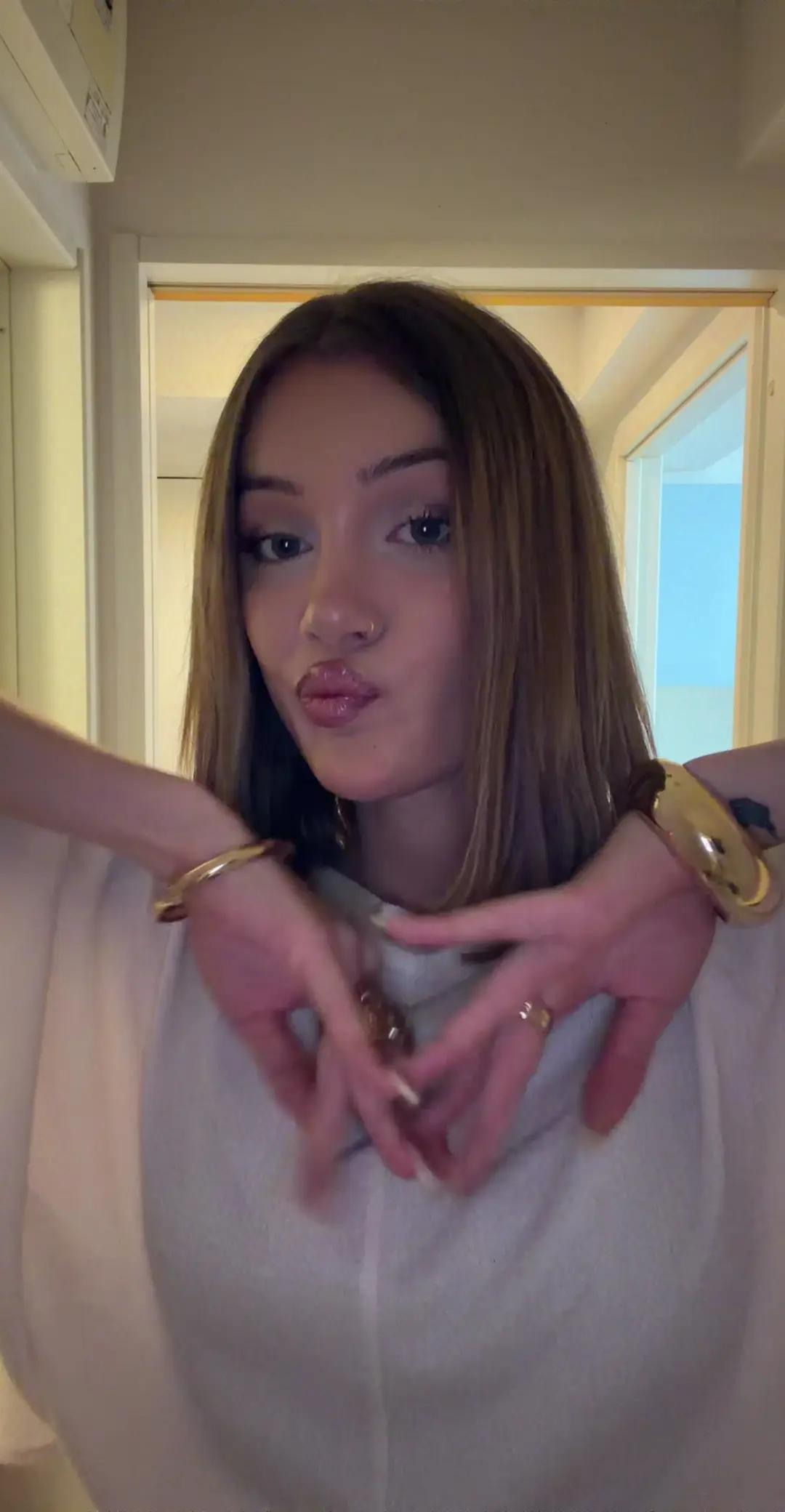 @AmbreHecate