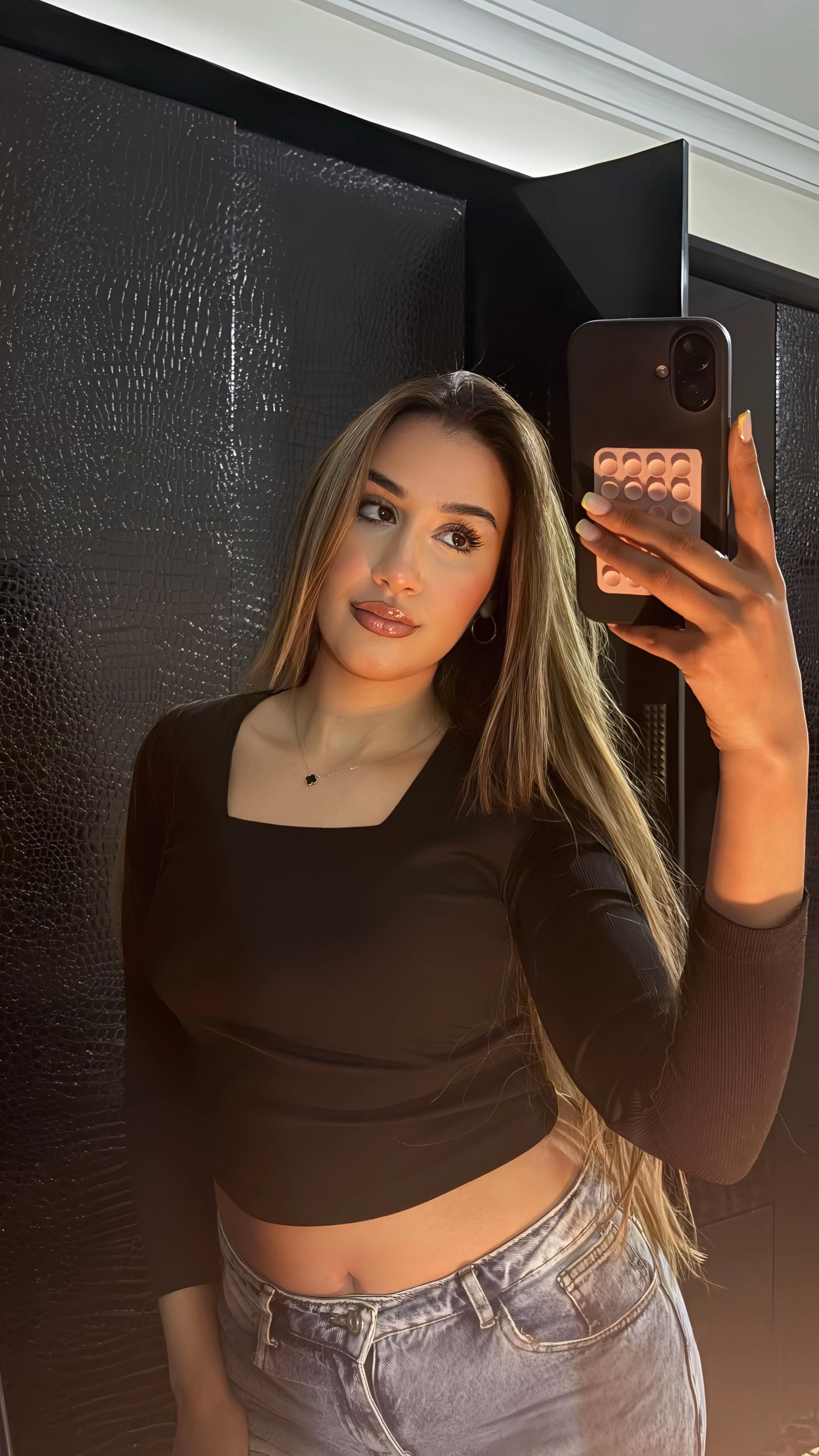@𝐑𝐈𝐇𝐀𝐁𝐄 🦢