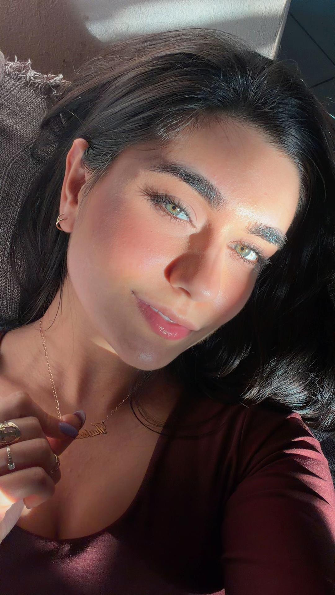 @thaissagelinger