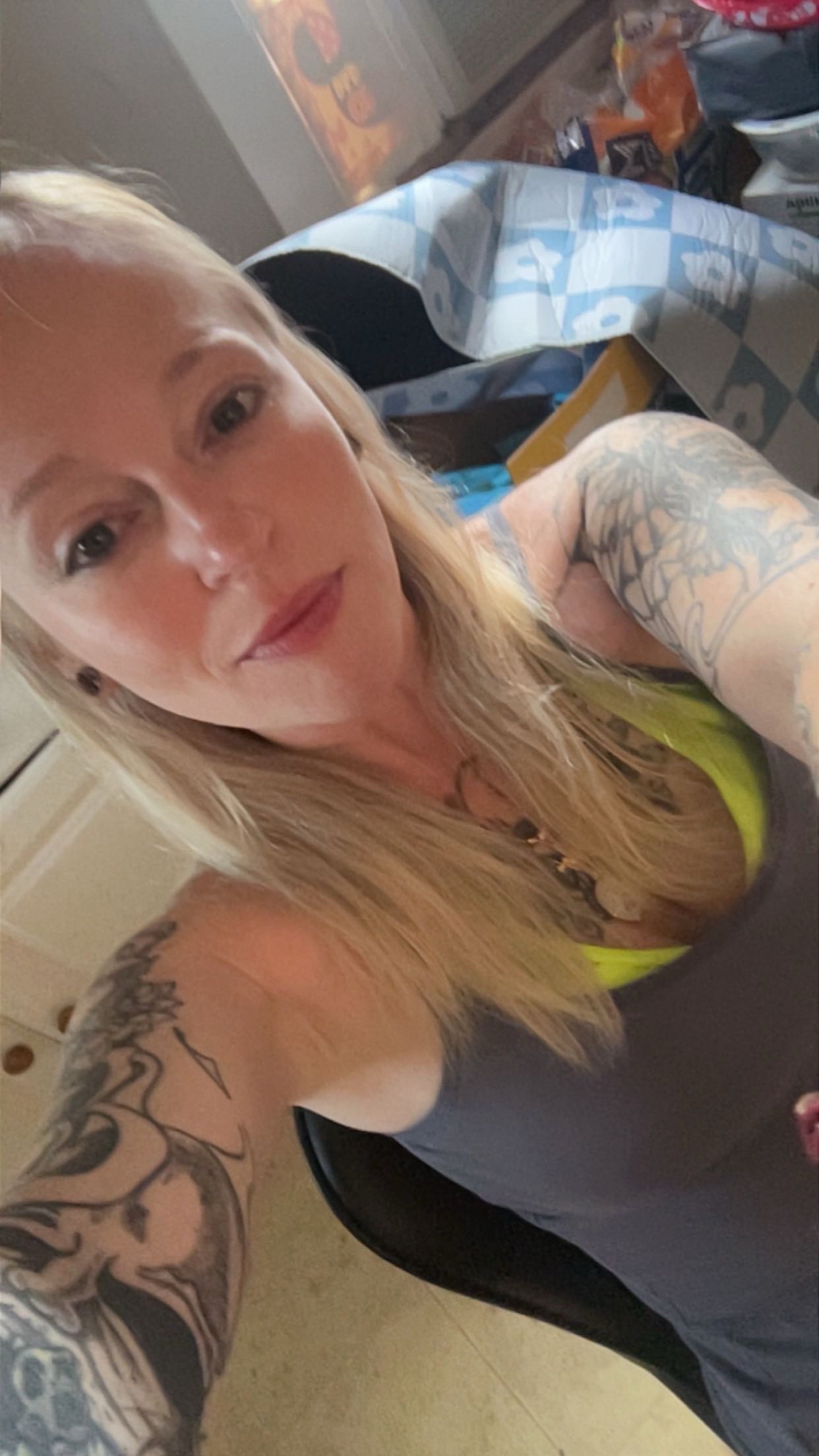@queenbee03