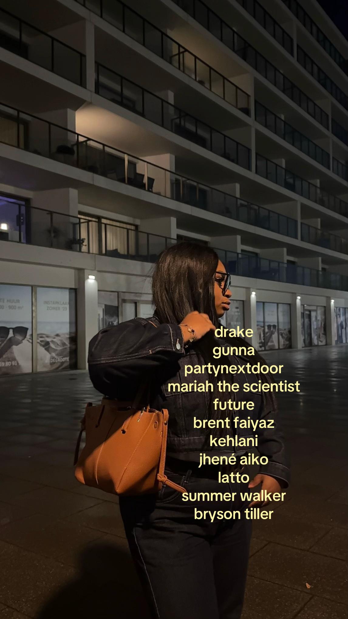 @R ᥫ᭡