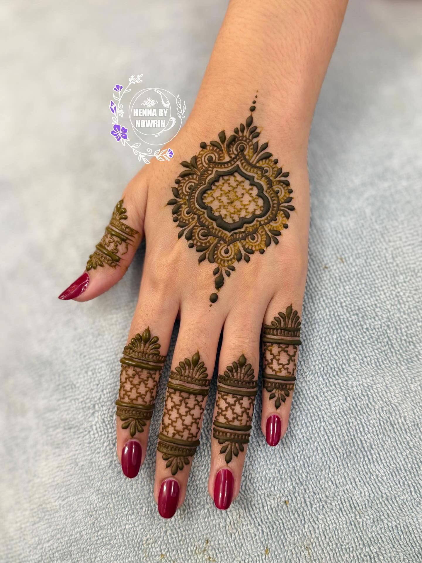 @Henna Artistry By Nowrin