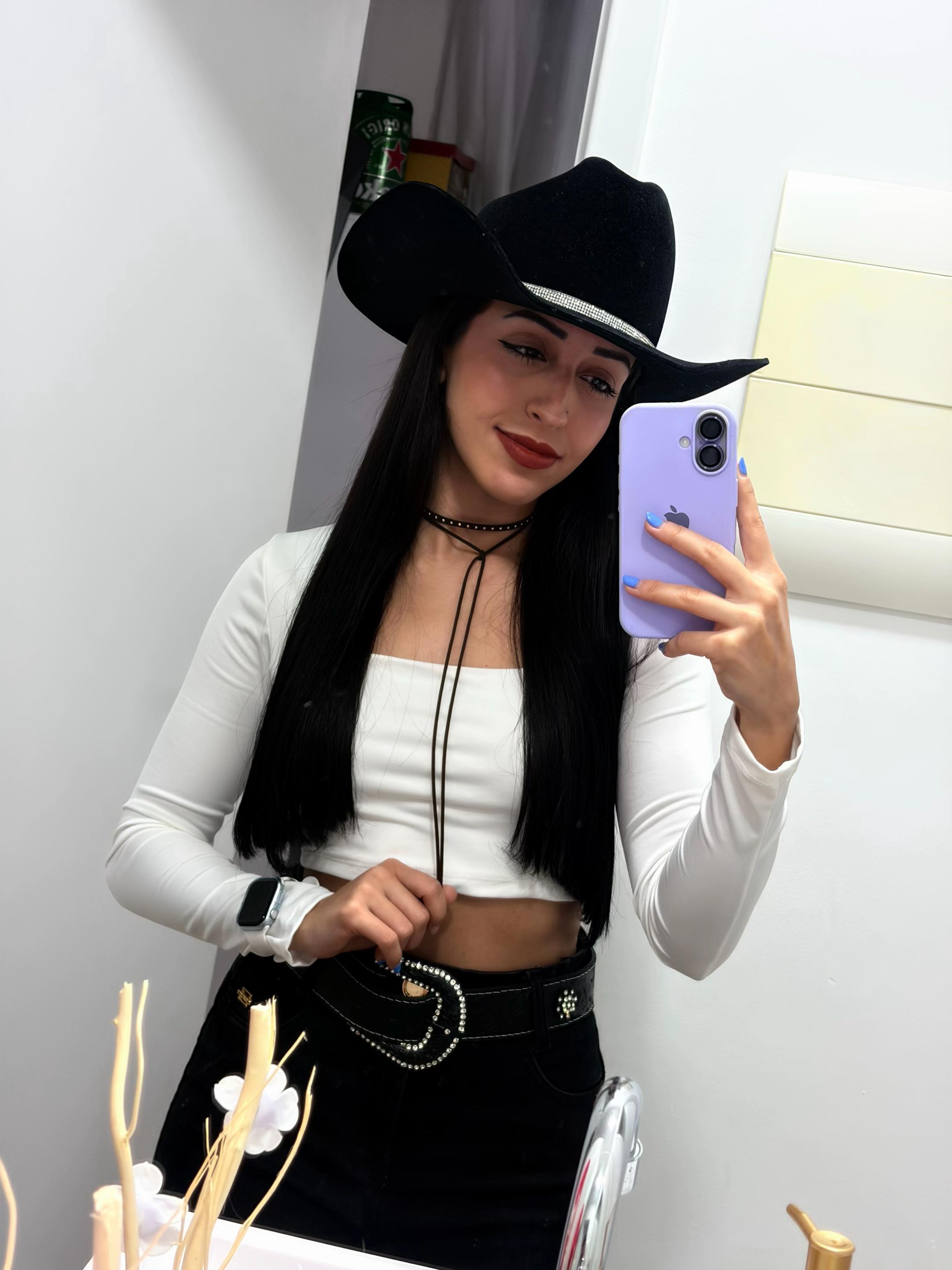 @JuliaCostaa01
