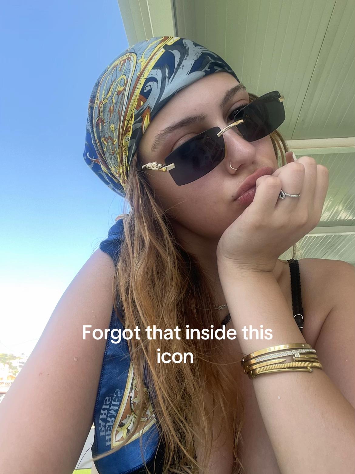@foukouu