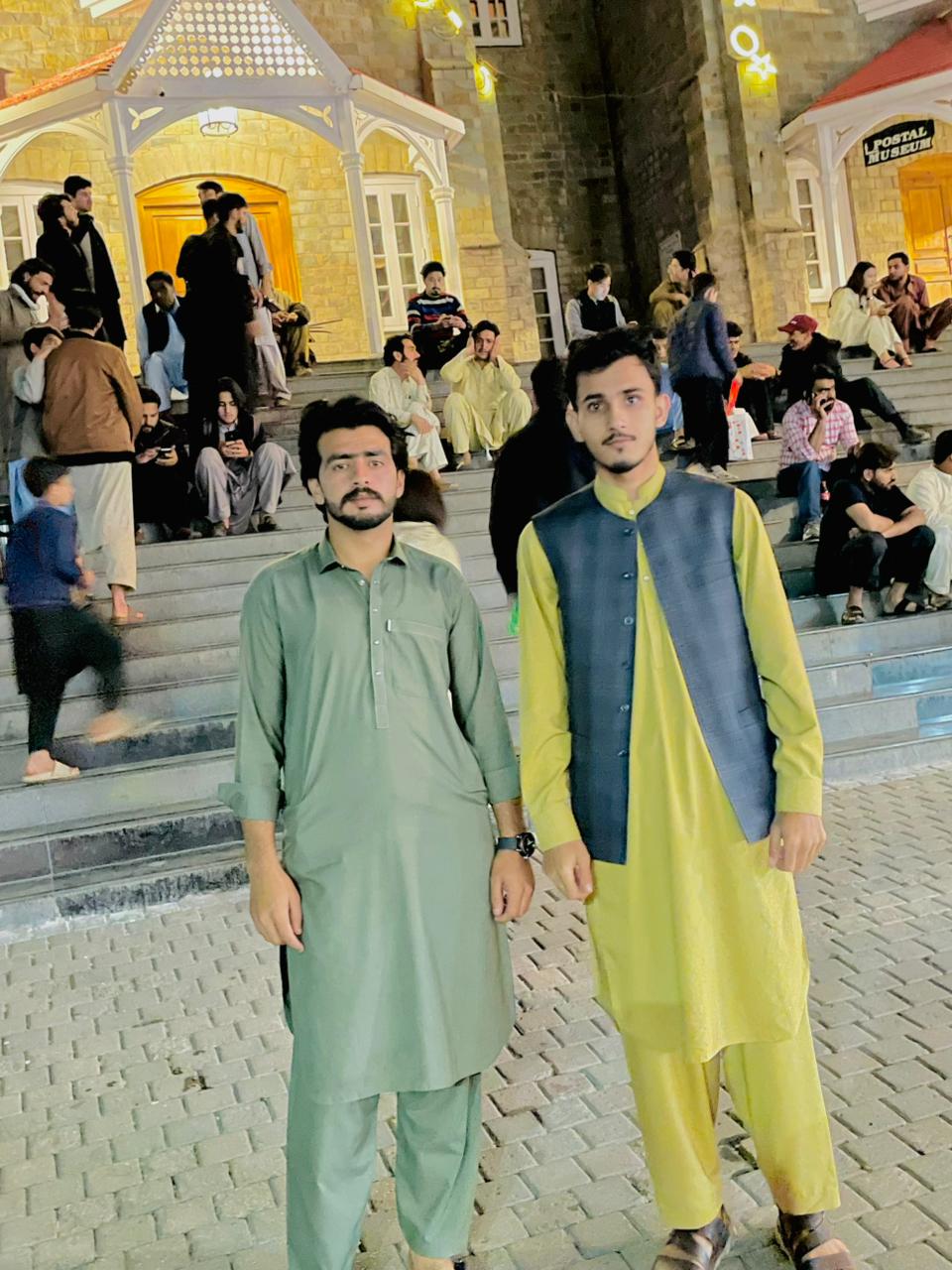 @🇵🇰M K🇦🇪
