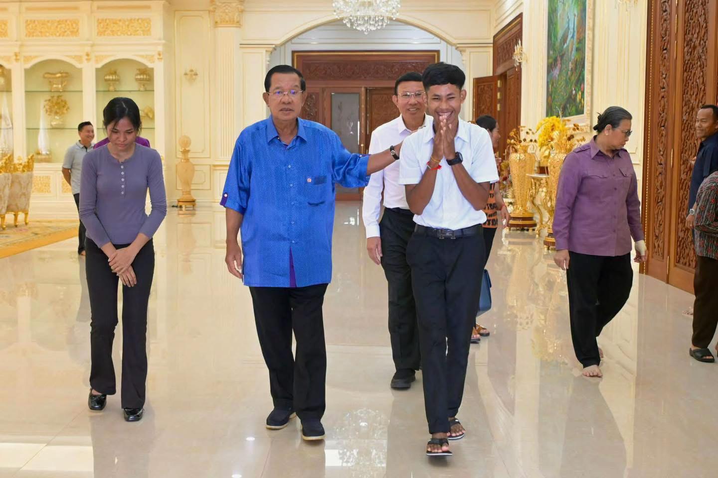 @ខ្លីៗពីកម្ពុជា On Cambodia