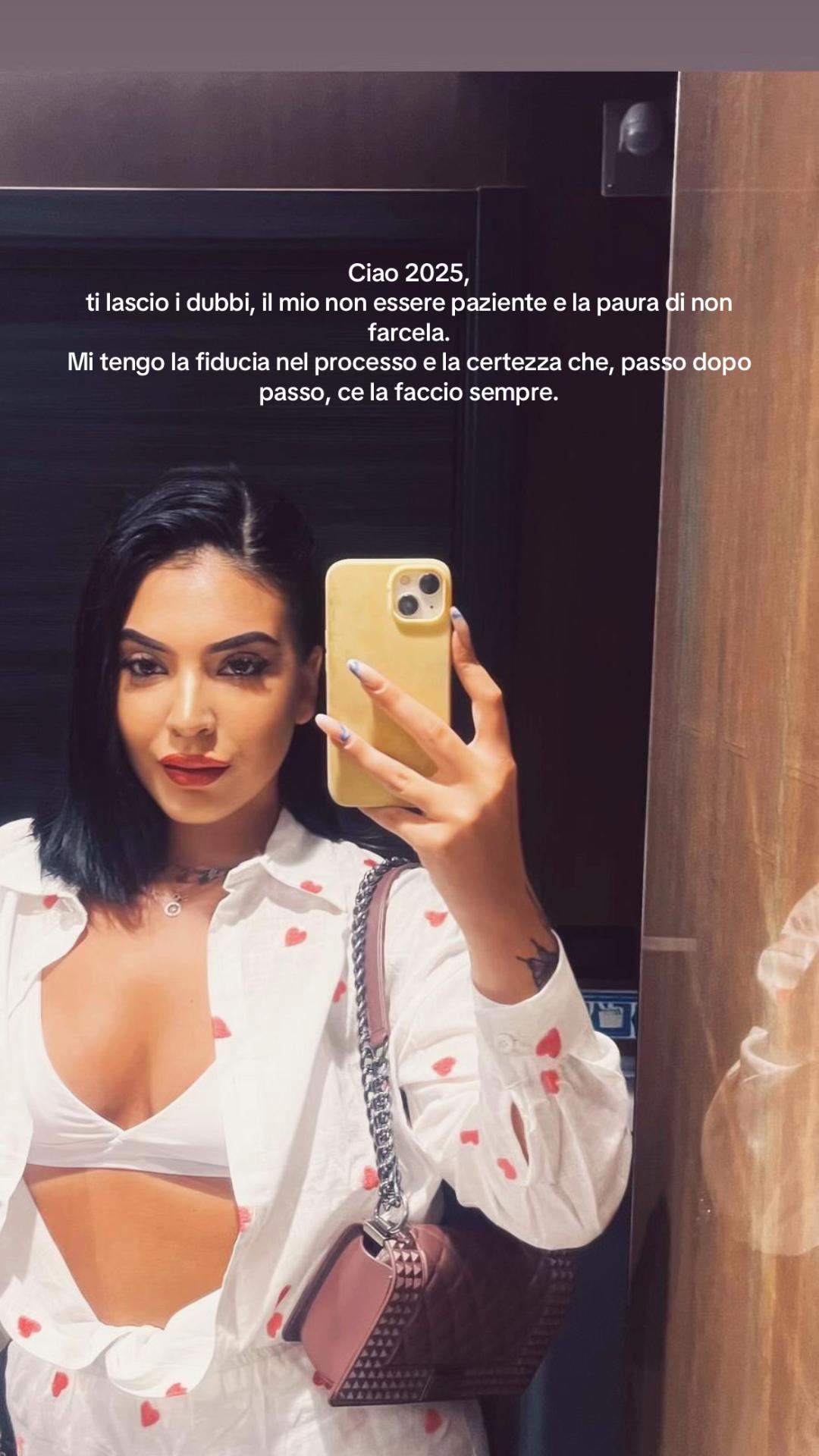 @𝑬