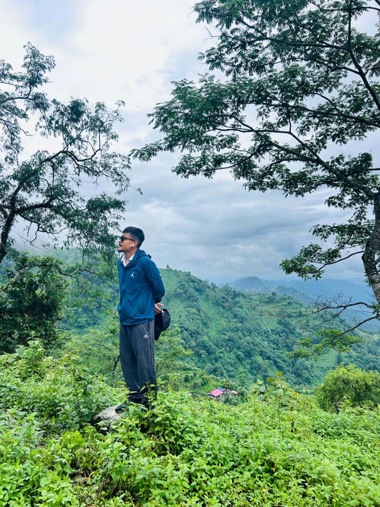 @Ashish Poudel ☮️🕊️❤️