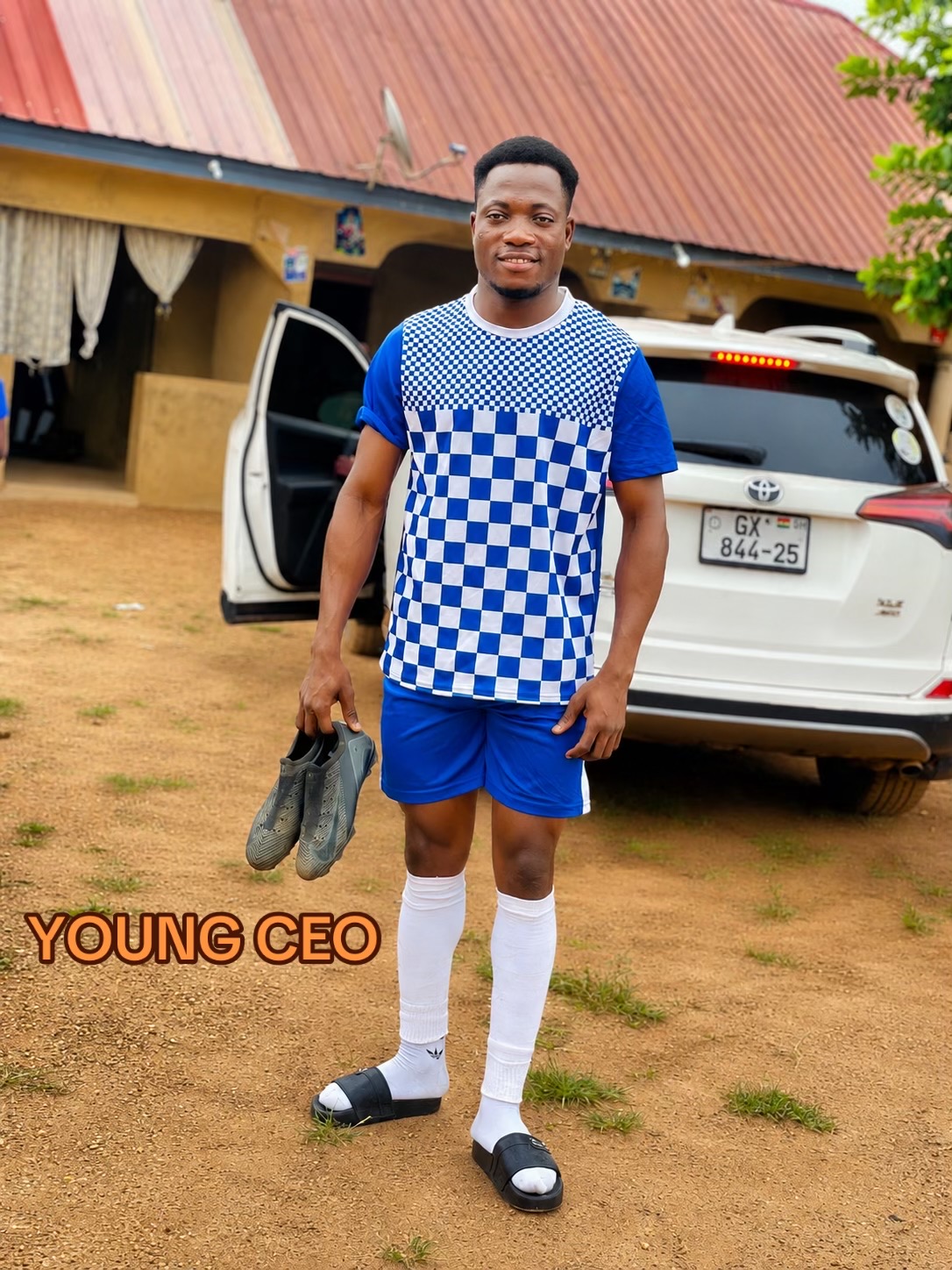 @HON SAVIOUR 🧳