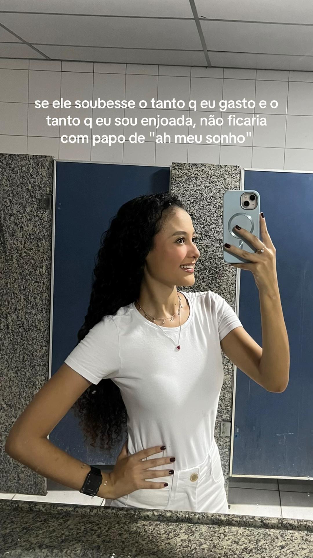 @Let&iacute;cia Bastos