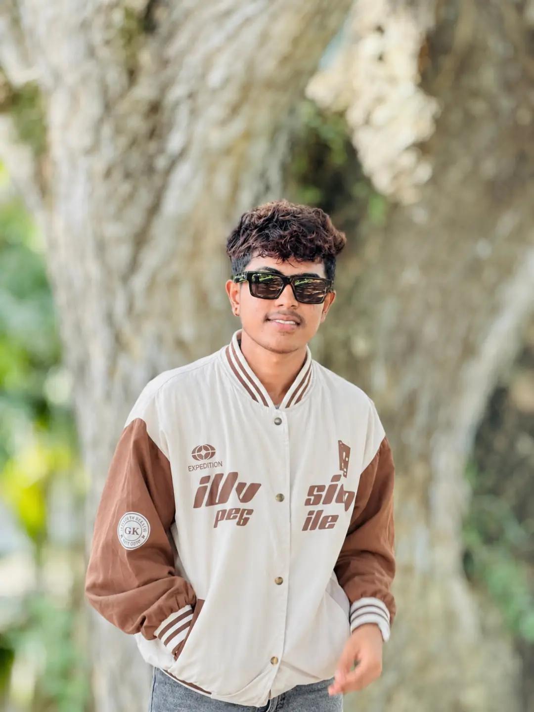 @SHANU BOY 🖤🎧