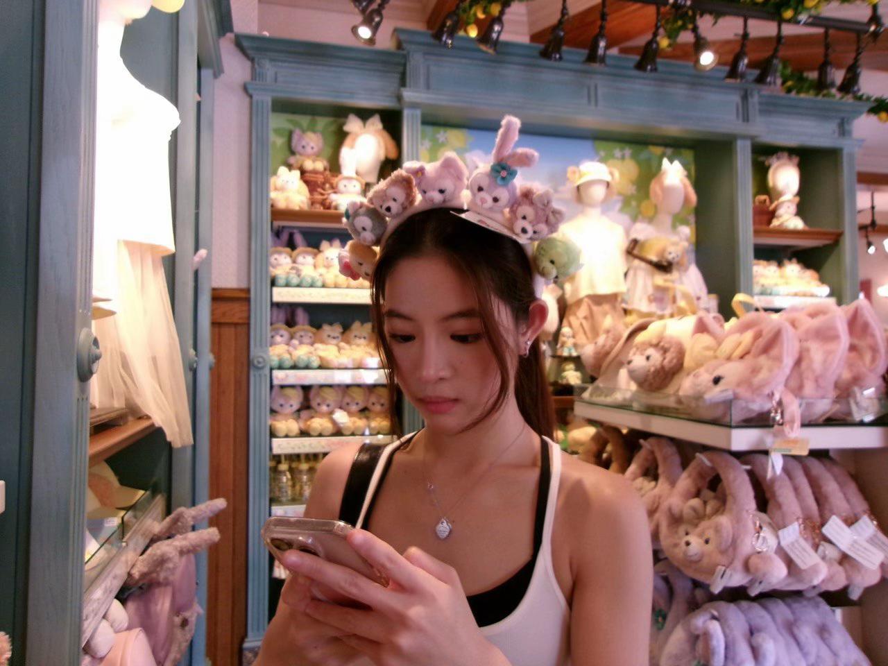 @kelynn