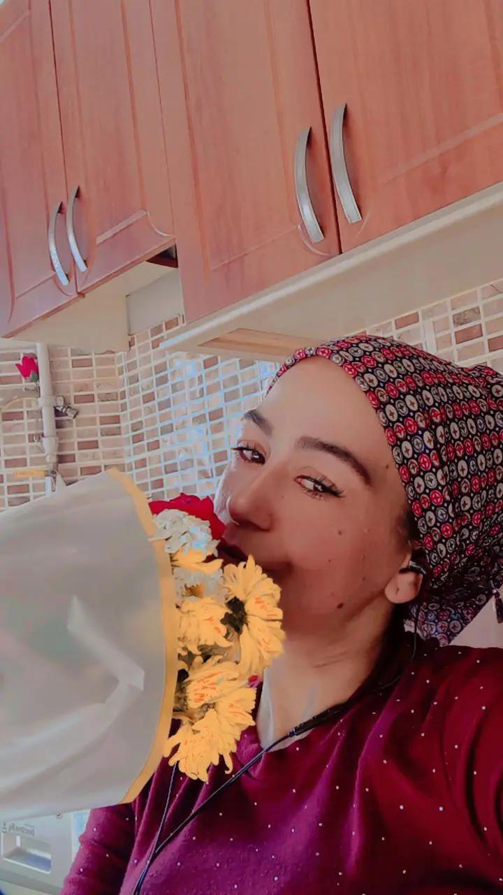 @Hülya Gülkırmızı