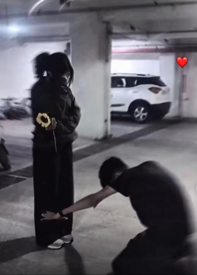 @⚰️