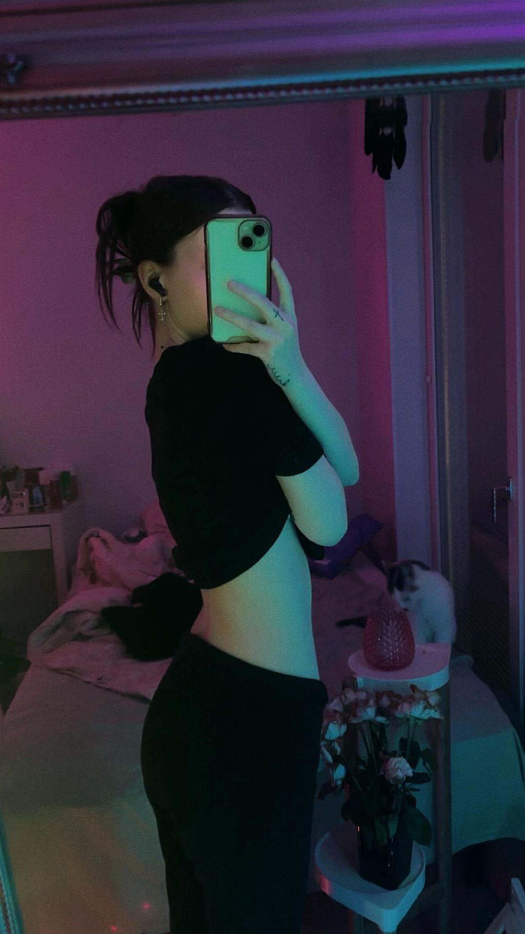 @Nea💫