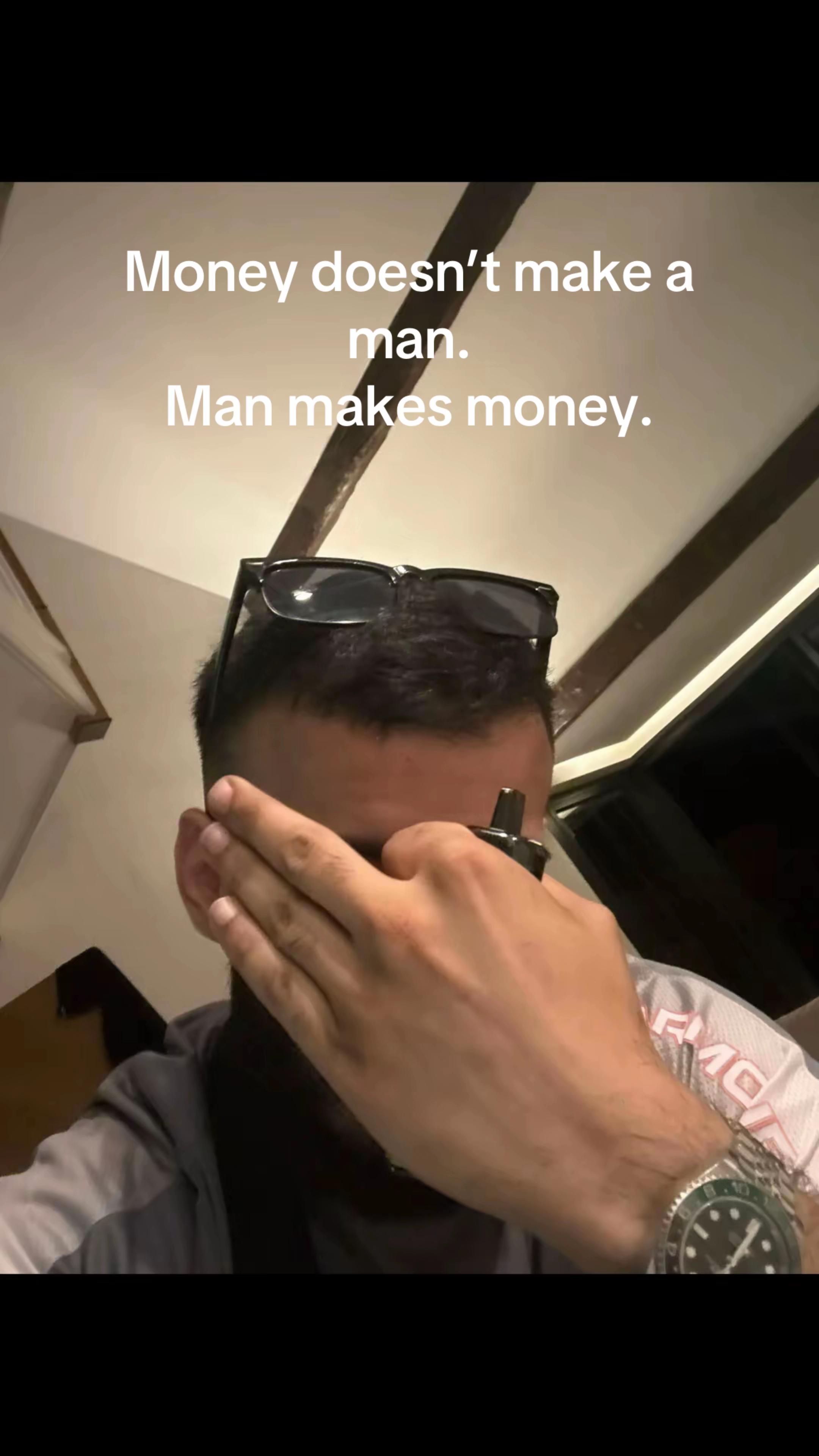 @👻