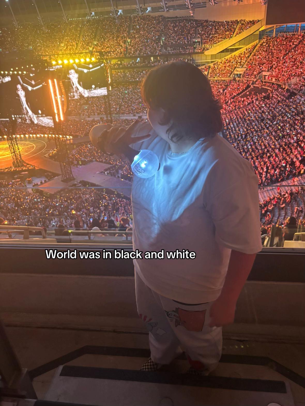 @ꪜ